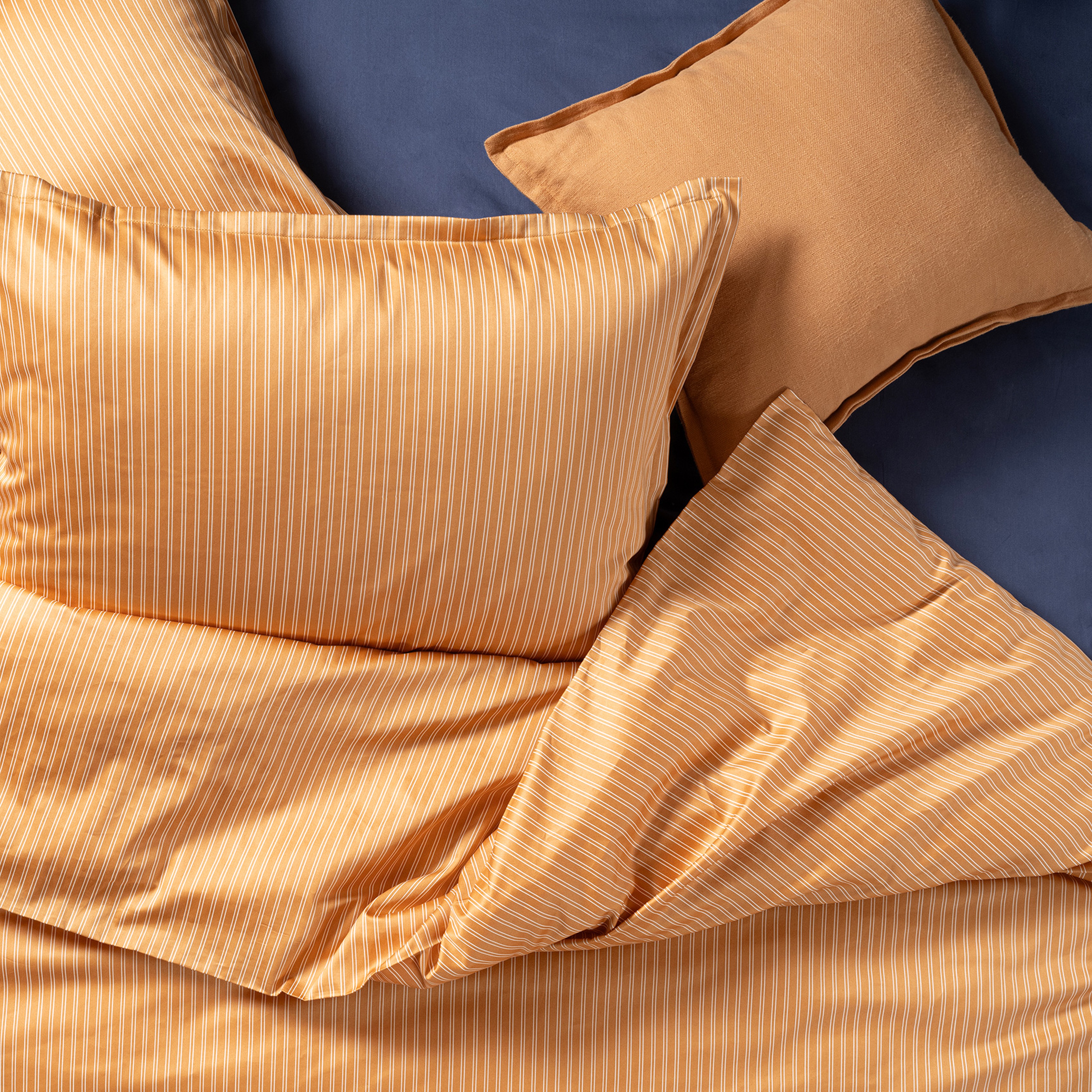 Nilüfer Şantuklu Viskon Pamuk Viskon Pamuk Dolgulu Kırlent 45x45 Cm Tarçın