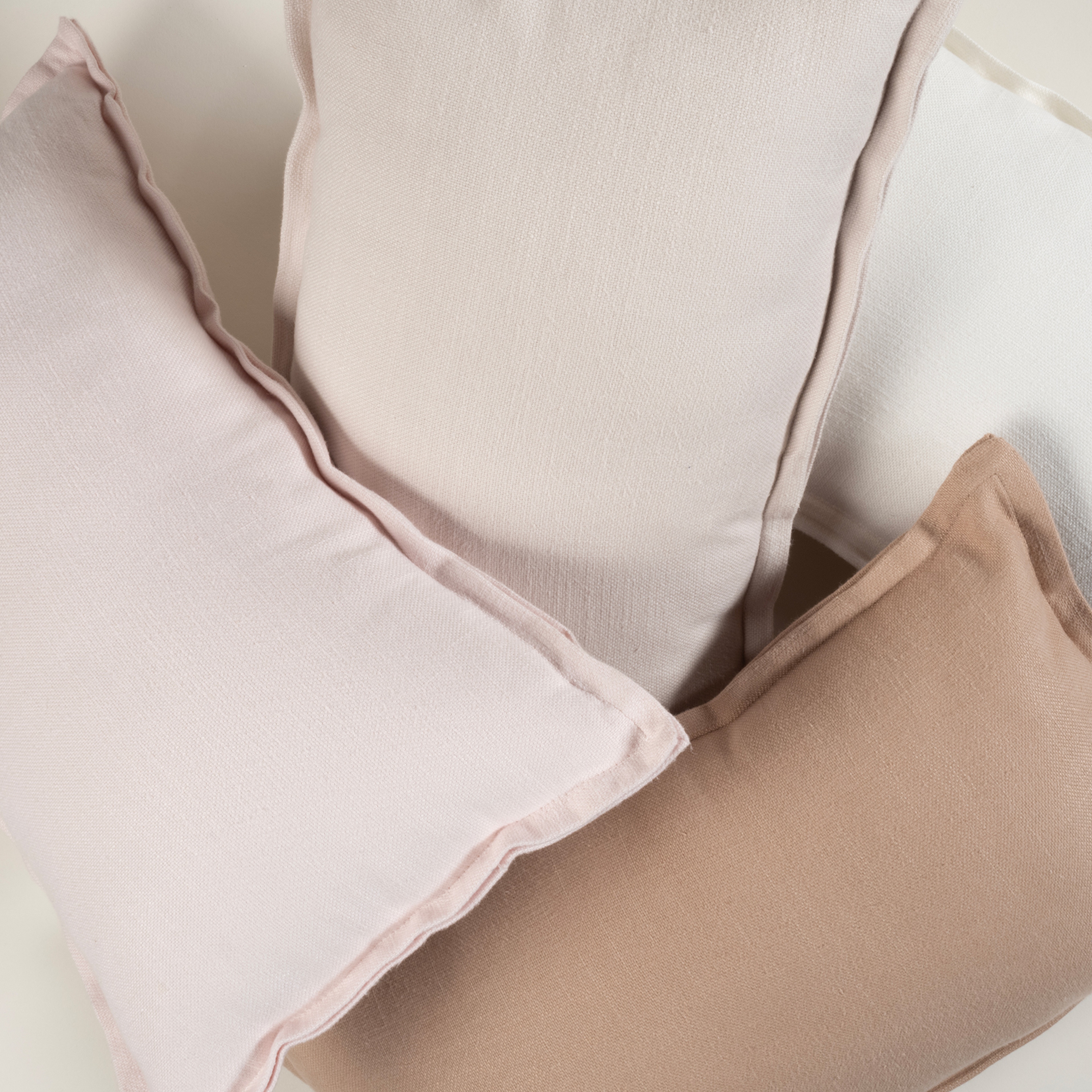 Nilüfer Şantuklu Viskon Pamuk Viskon Pamuk Dolgulu Kırlent 30x50 Cm Pembe