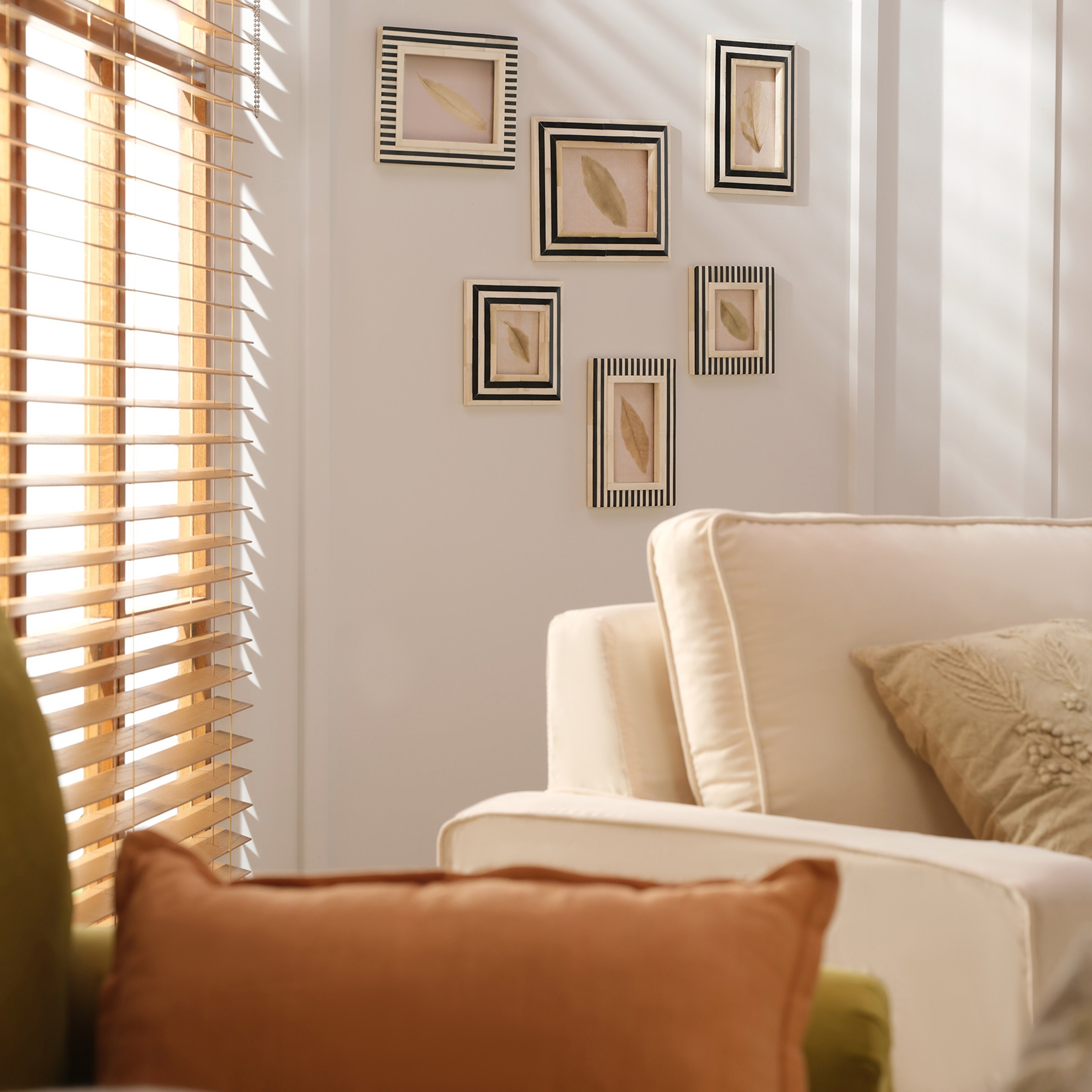 Jewar Kemik - Reçine - Mdf Çerçeve 18.8x24x2 Cm Sıyah - Beyaz