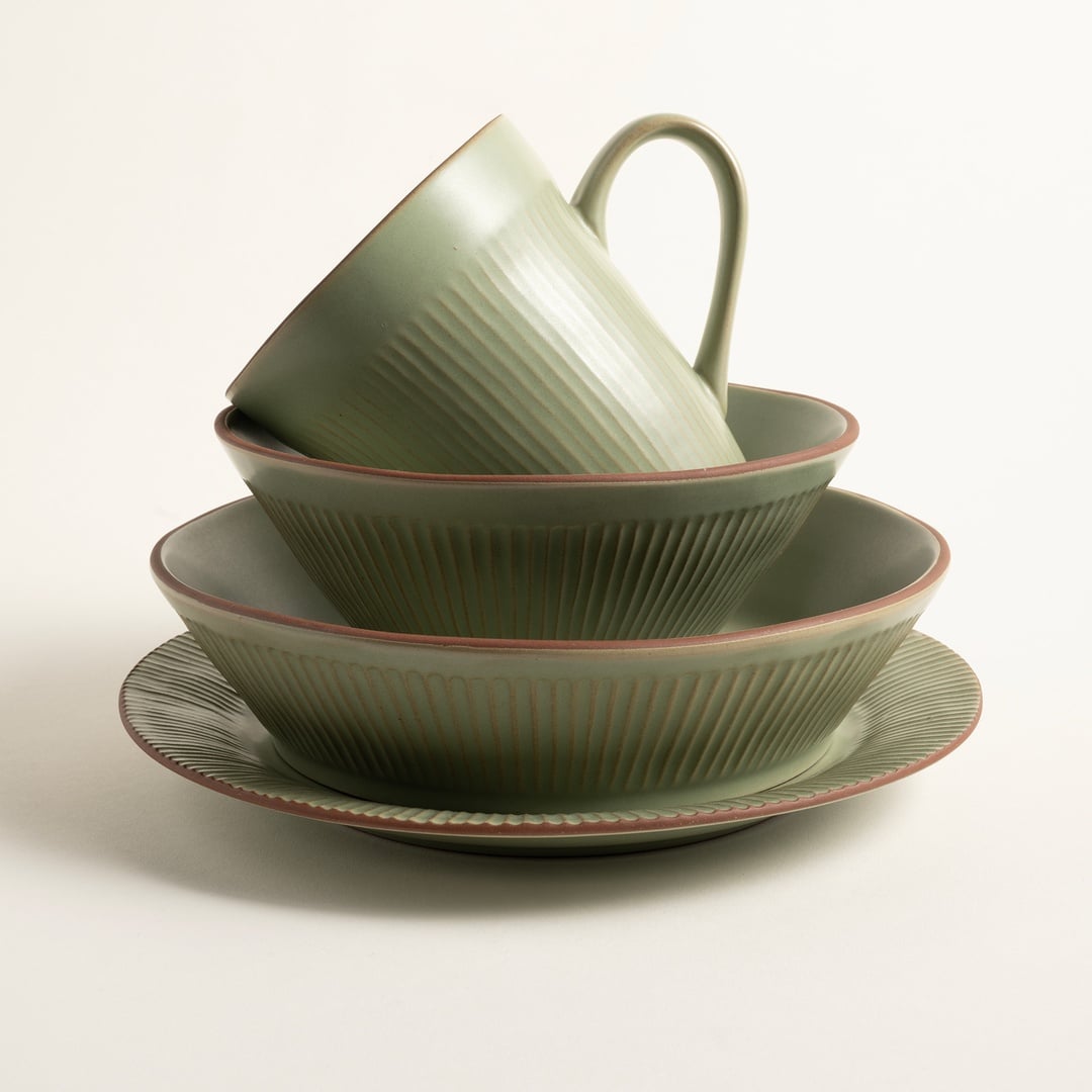 Lılıng Renkli Kil Çukur Tabak 20 Cm Yeşil