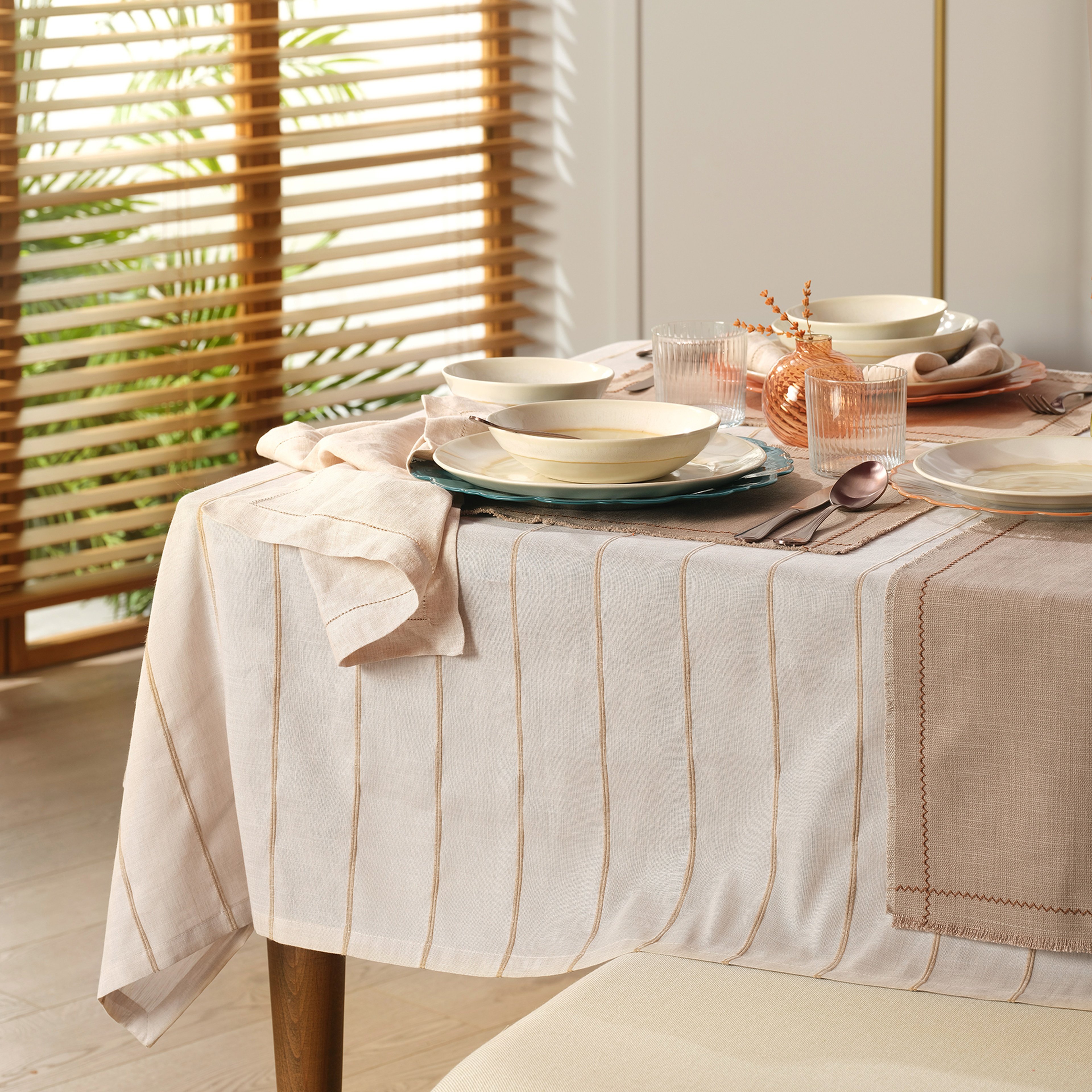 Nilüfer İplik Boyalı Pamuk Keten Pamuk Keten Masa Örtüsü 160x240 Cm Bej