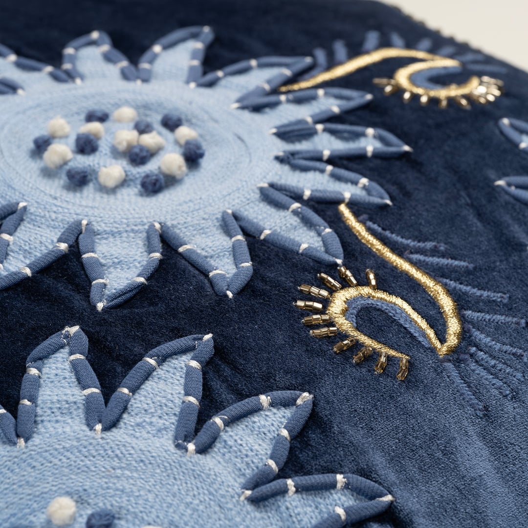 Ghunı Nakışlı Pamuk Kadife Dolgulu Kırlent 30x55 Cm Mavi