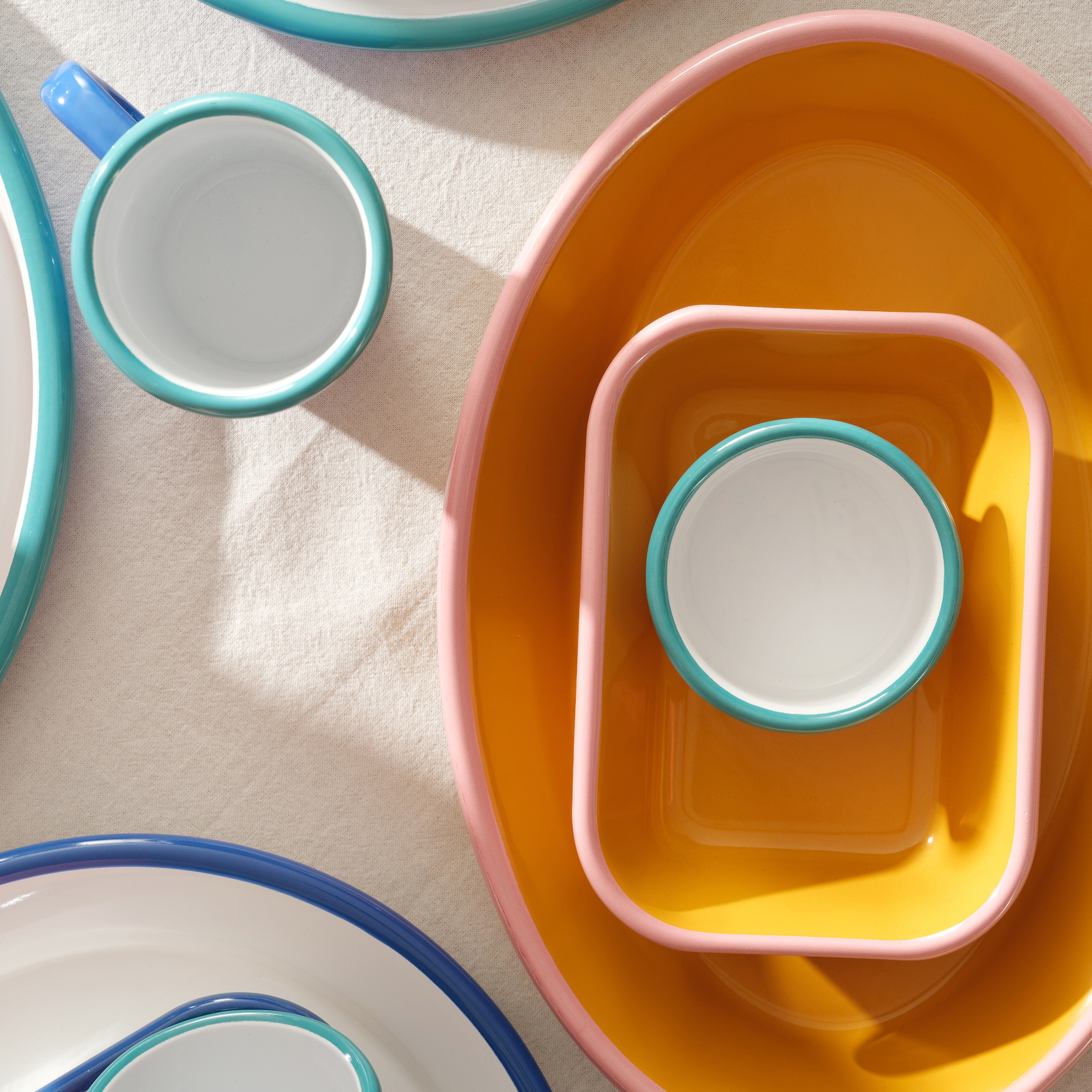 Frigya Emaye Tabak 30 Cm Altın Sarısı