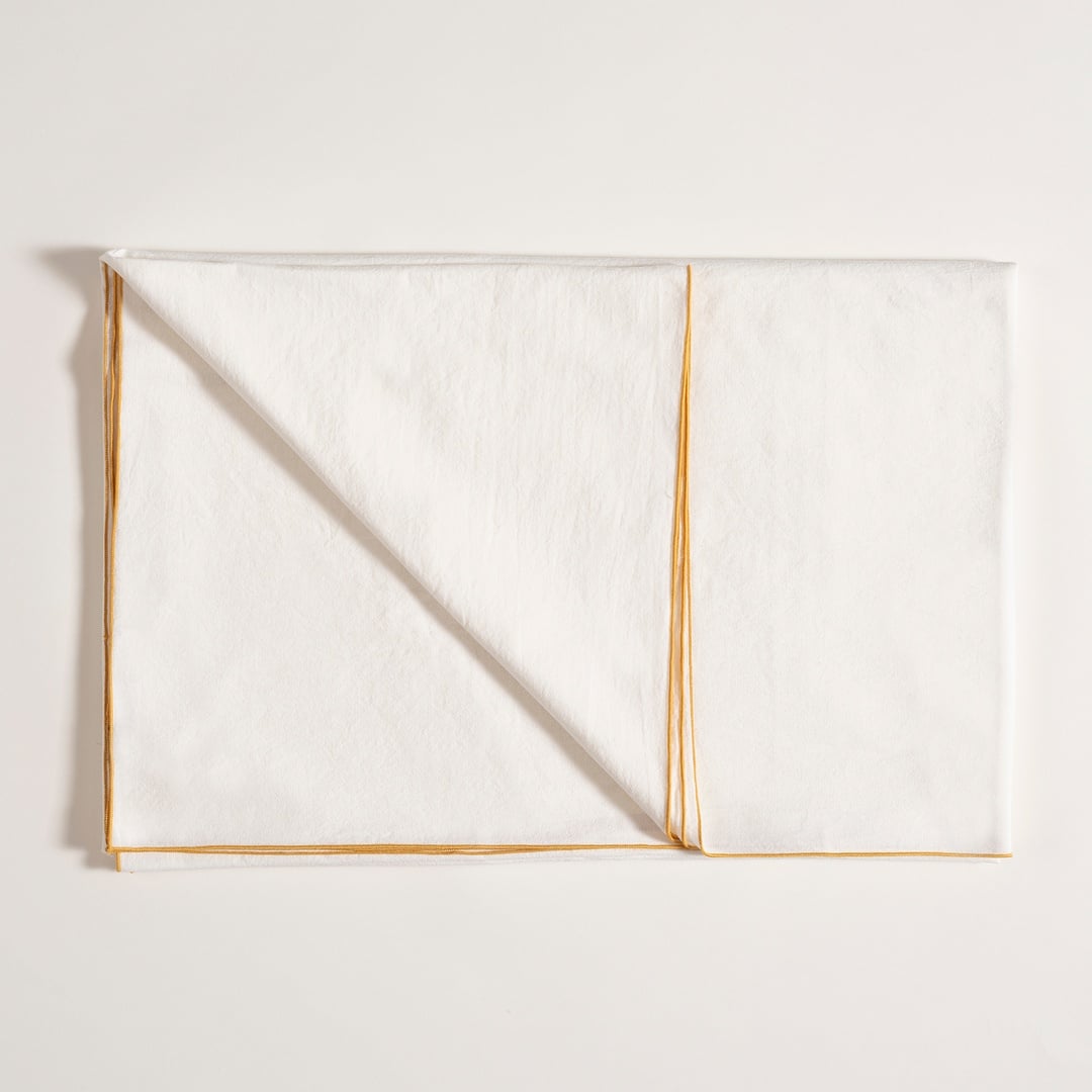 Solıd Overloklu Pamuk %100 Pamuk Masa Örtüsü 160x160 Cm Ekru