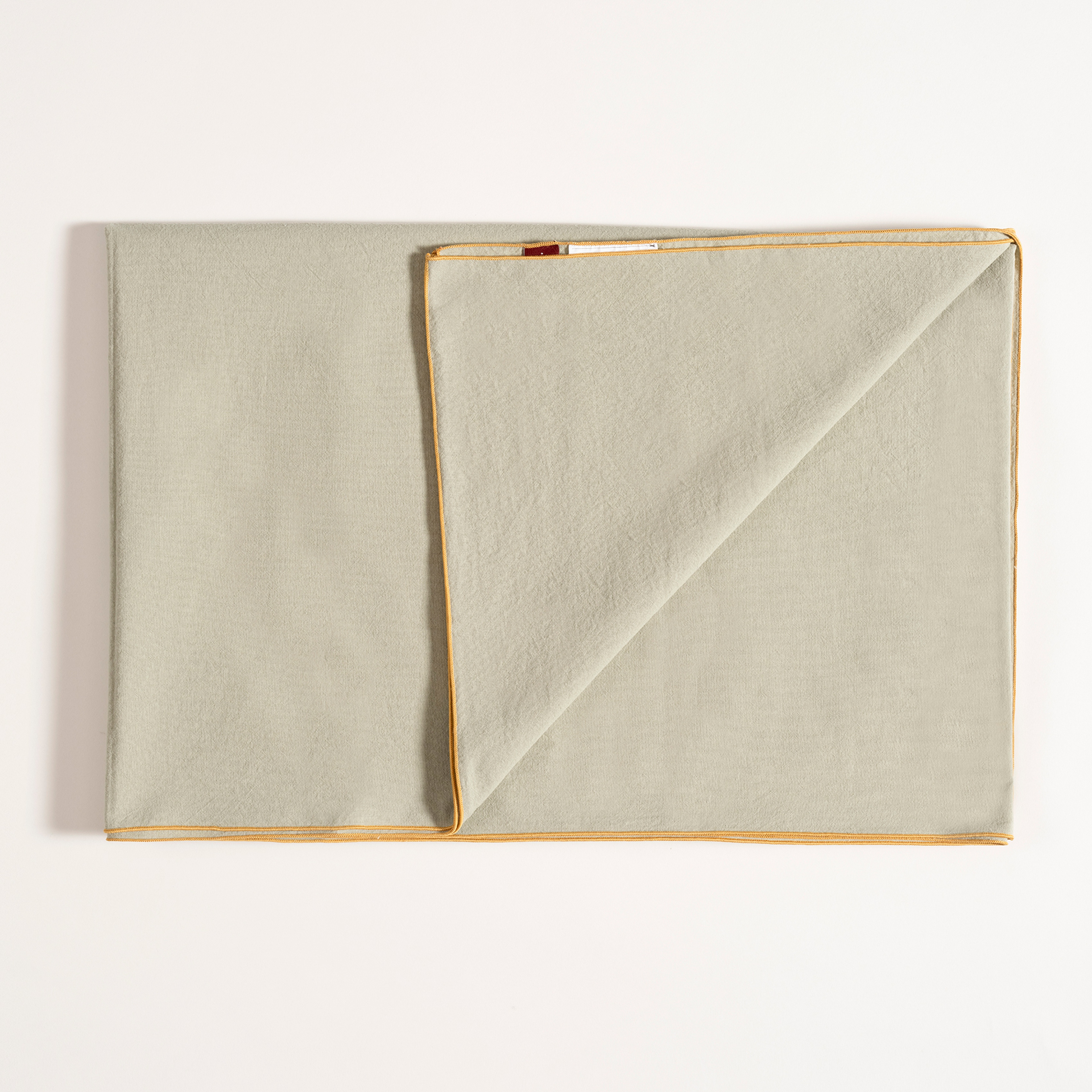 Solıd Overloklu Pamuk %100 Pamuk Masa Örtüsü 160x240 Cm Yeşil