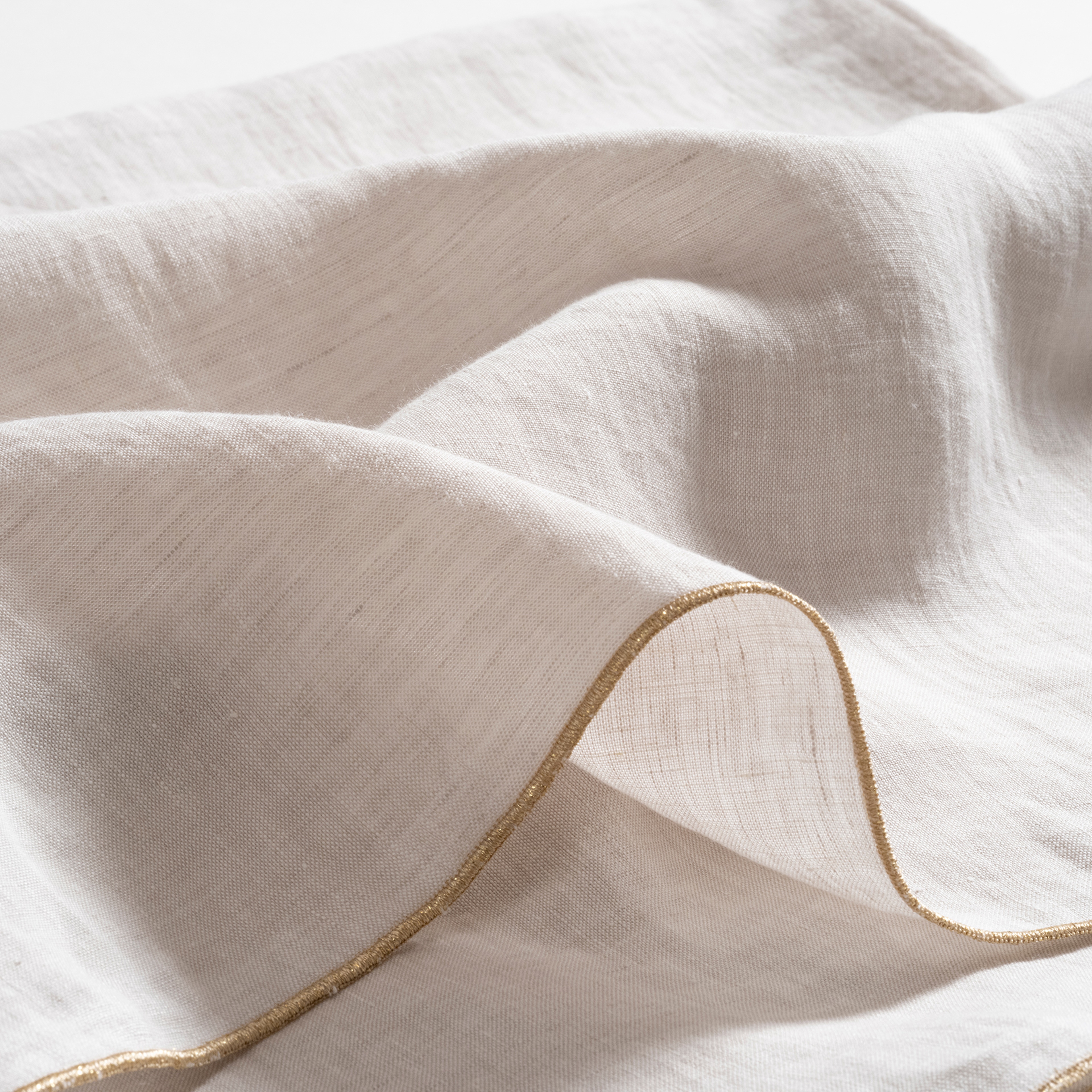 Nilüfer Overloklu Keten %100 Keten Masa Örtüsü 150x220 Cm Bej