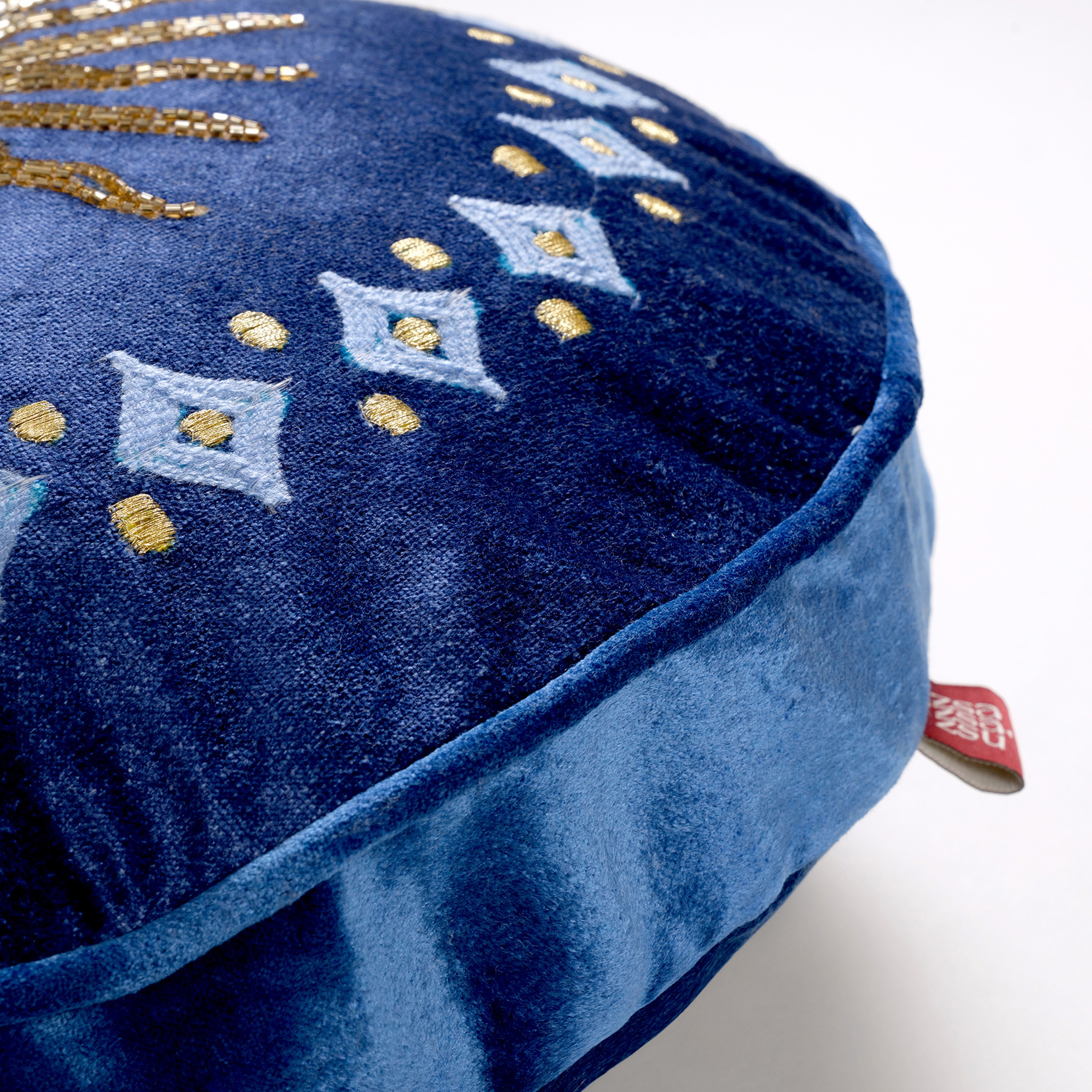 Ghunı Dijital Baskılı Nakışlı Viskon Pamuk Kadife Dolgulu Kırlent 40 Cm Mavi