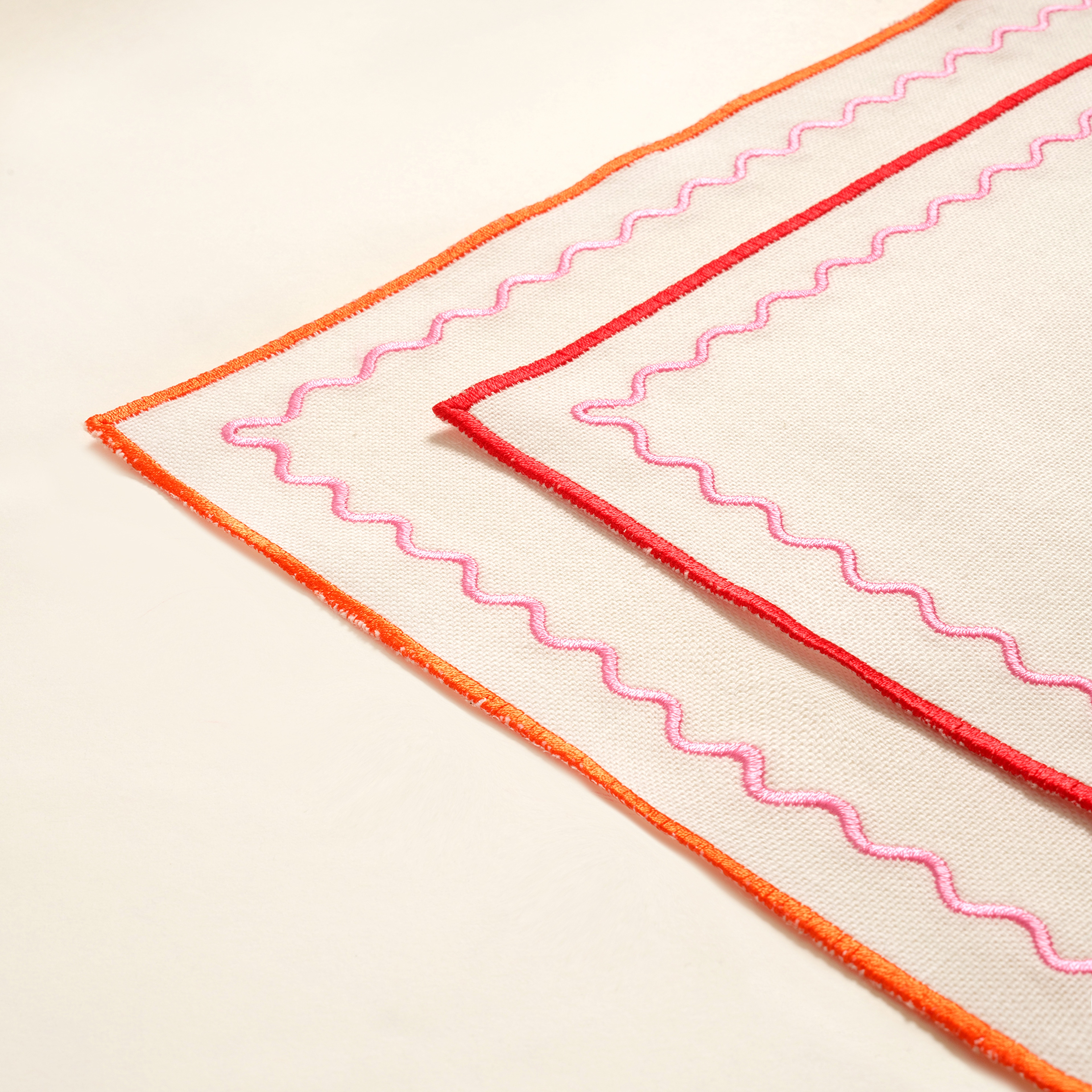 Nilüfer Nakışlı Pamuk Peçete 45x45 Cm Pembe - Kırmızı