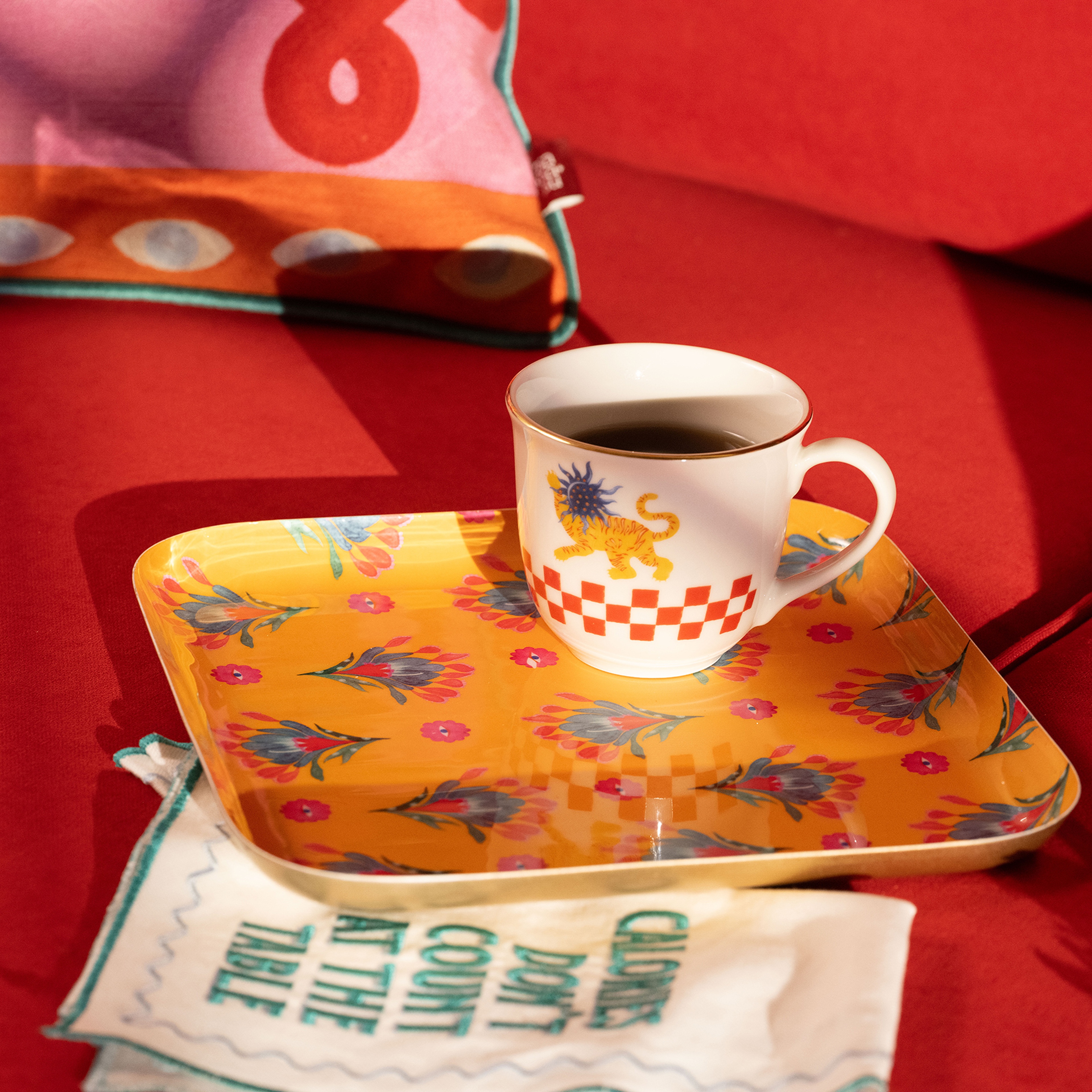 Nanpur Metal Dekoratif Tepsi 26x26x2 Cm Sarı