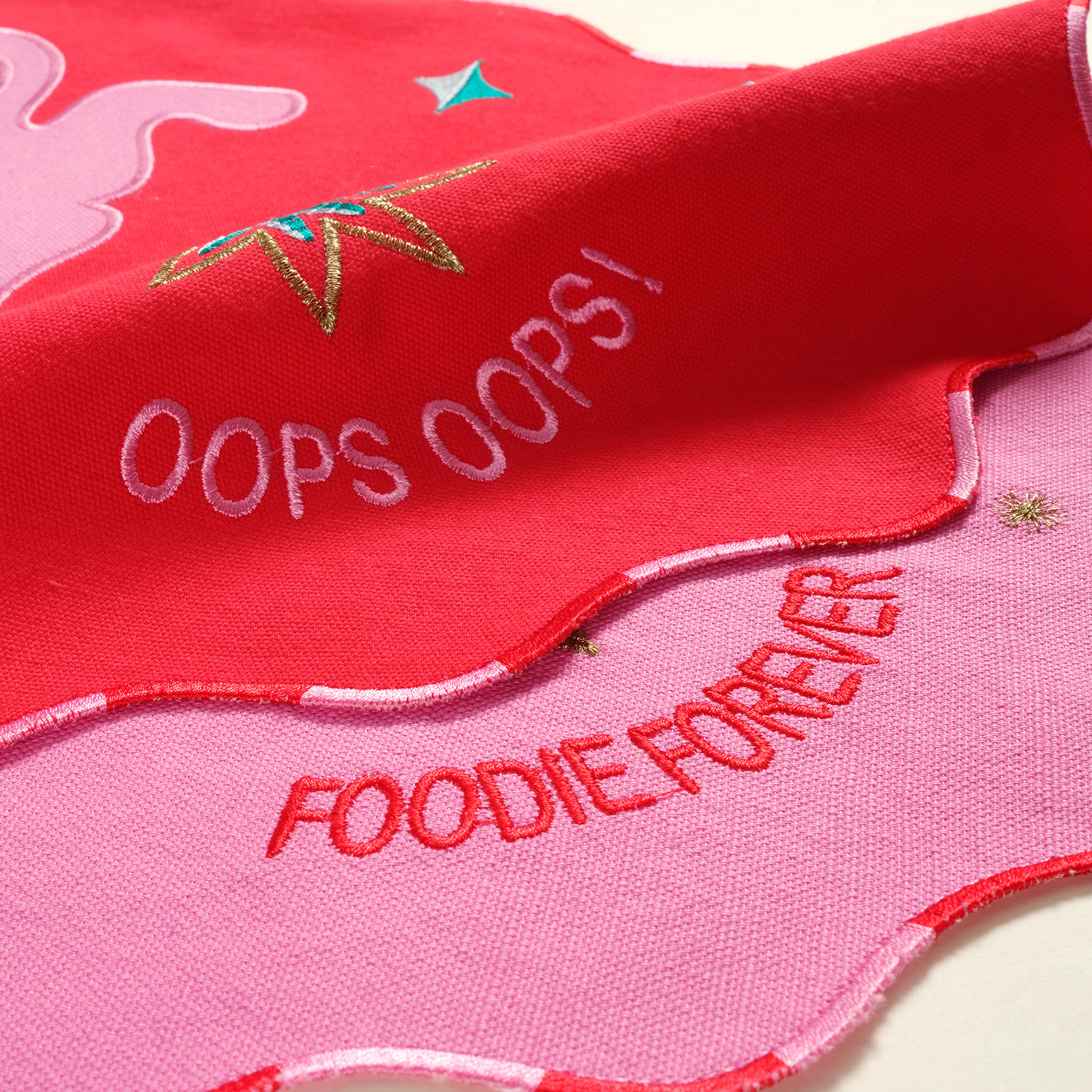 Nilüfer Dijital Baskılı Nakışlı Pamuk Amerikan Servis 35x50 Cm Pembe - Kırmızı