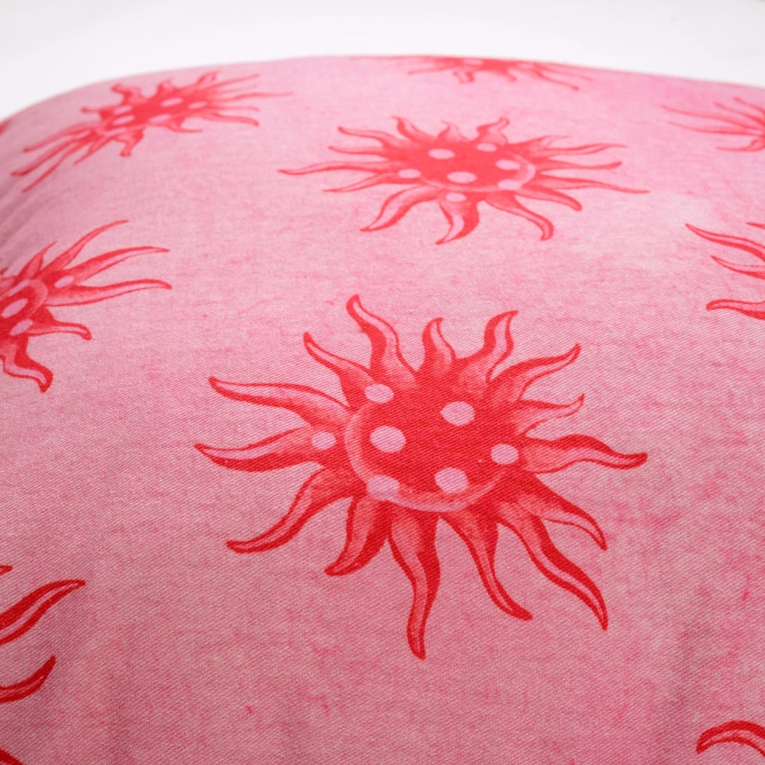 Ghunı Dijital Baskılı Nakışlı Pamuk Dolgulu Kırlent 50x50 Cm Kırmızı