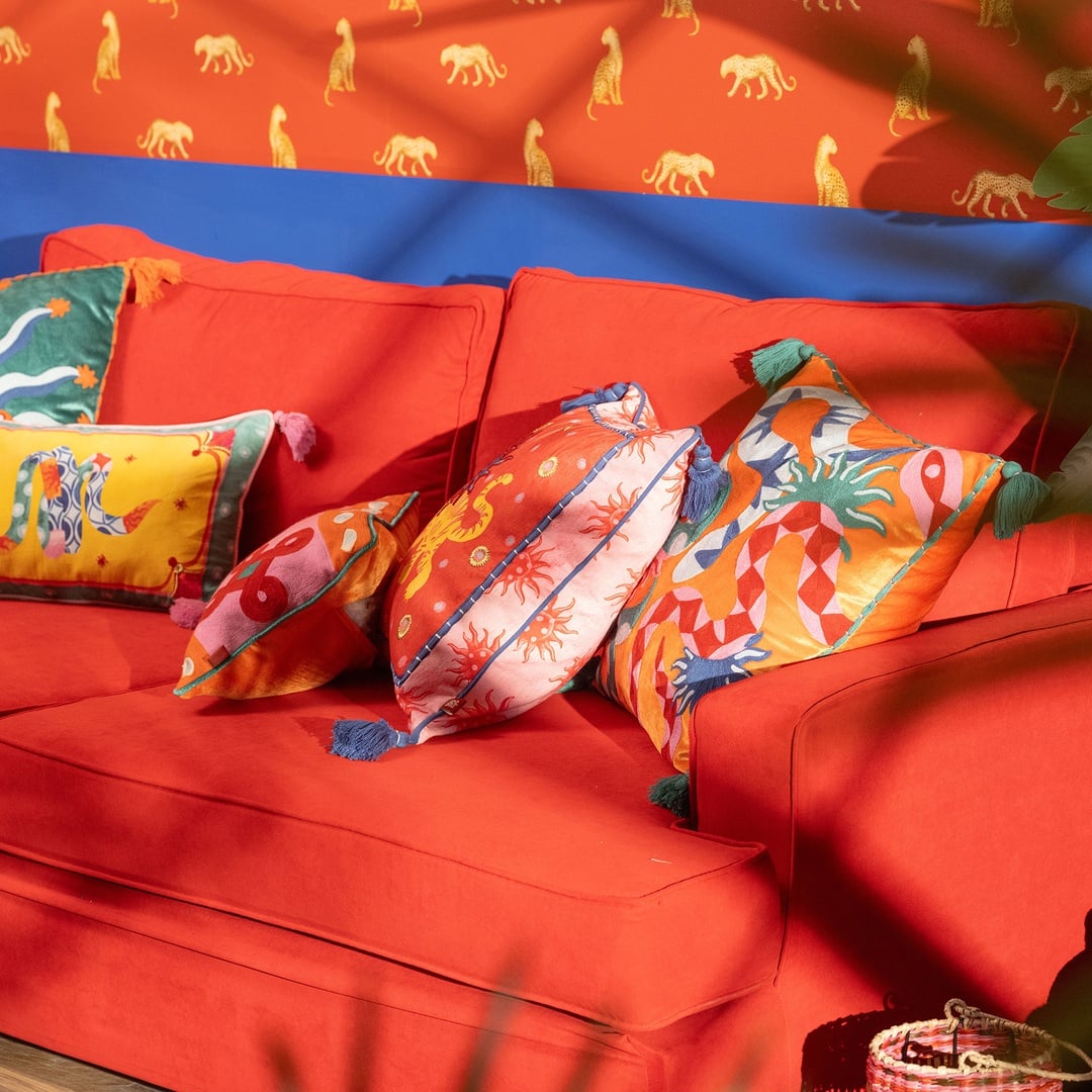 Ghunı Nakışlı Viskon Pamuk Kadife Dolgulu Kırlent 50x50 Cm Turuncu