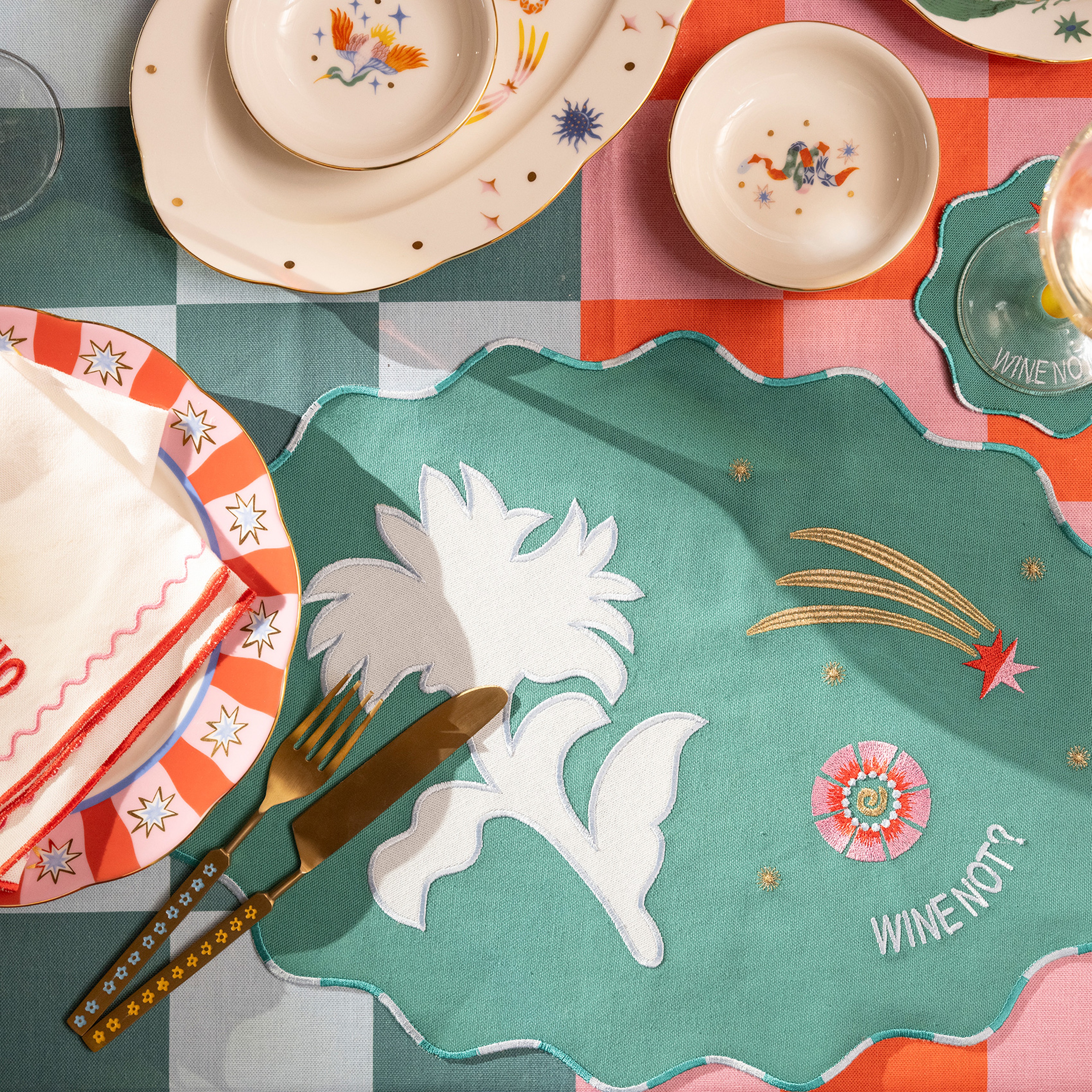 Nilüfer Dijital Baskılı Nakışlı Pamuk Amerikan Servis 35x50 Cm Yeşil - Mavi