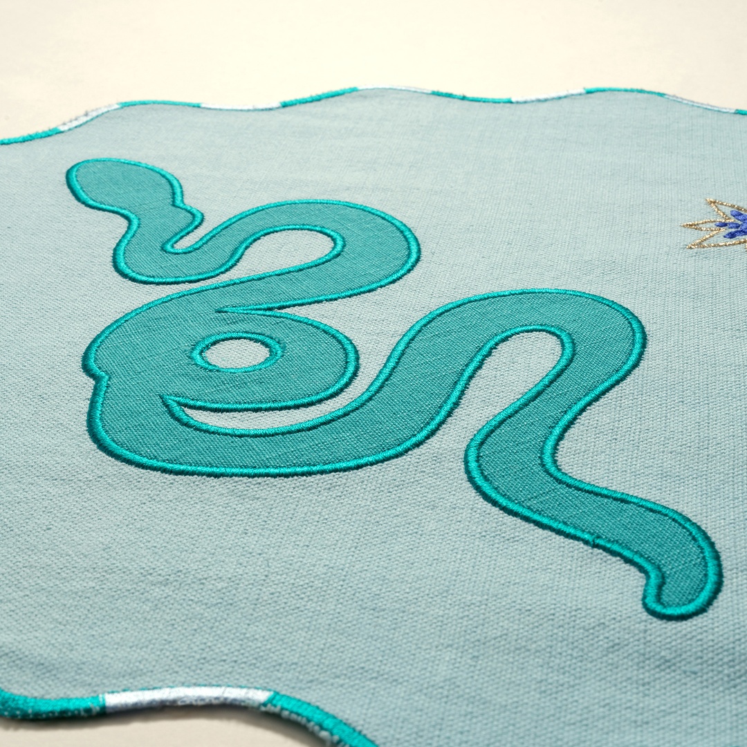 Nilüfer Dijital Baskılı Nakışlı Pamuk Amerikan Servis 35x50 Cm Yeşil - Mavi