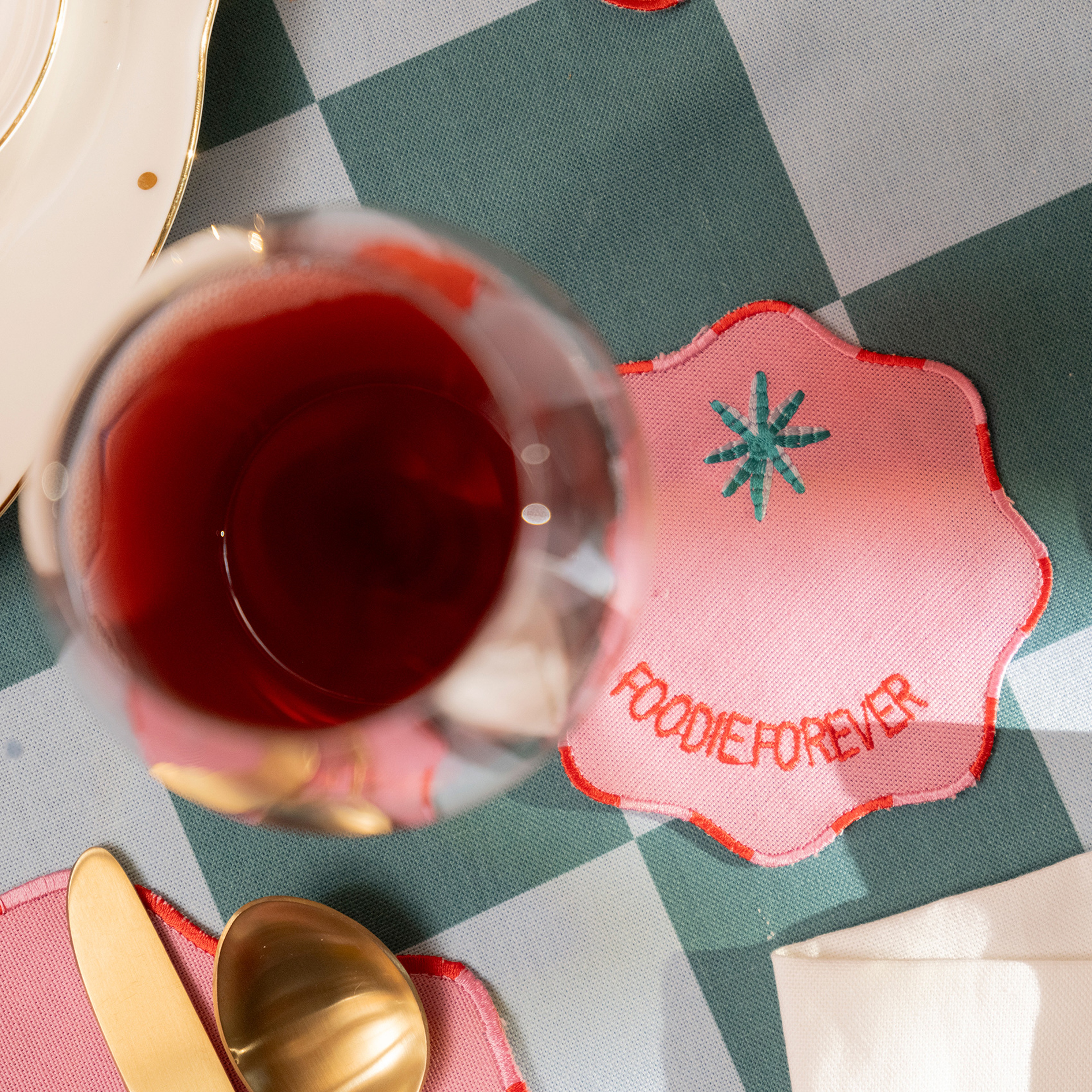 Nilüfer Dijital Baskılı Nakışlı 4'lü Pamuk Bardak Altlığı 13 Cm Renkli