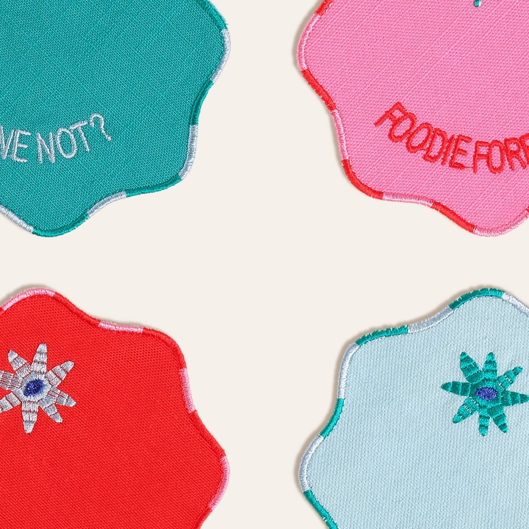 Nilüfer Dijital Baskılı Nakışlı 4'lü Pamuk Bardak Altlığı 13 Cm Renkli