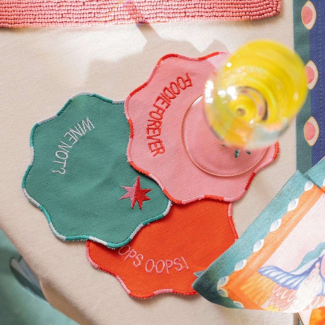 Nilüfer Dijital Baskılı Nakışlı 4'lü Pamuk Bardak Altlığı 13 Cm Renkli