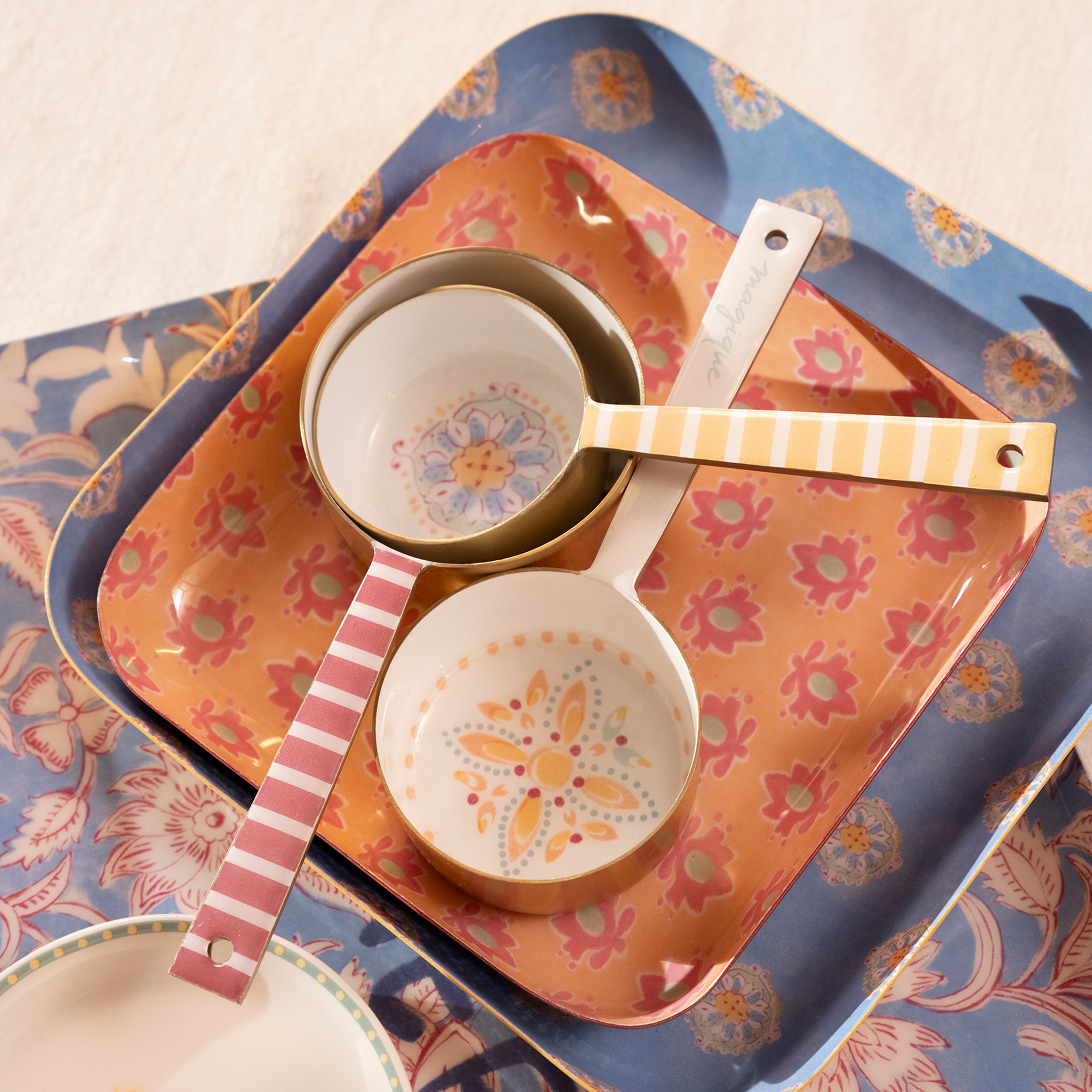 Nanpur Metal Dekoratif Tepsi 15x15x3 Cm Somon