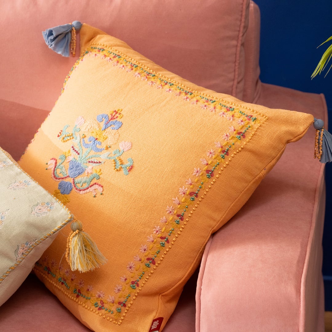 Ghunı Püsküllü Nakışlı Pamuk Dolgulu Kırlent 50x50 Cm Turuncu