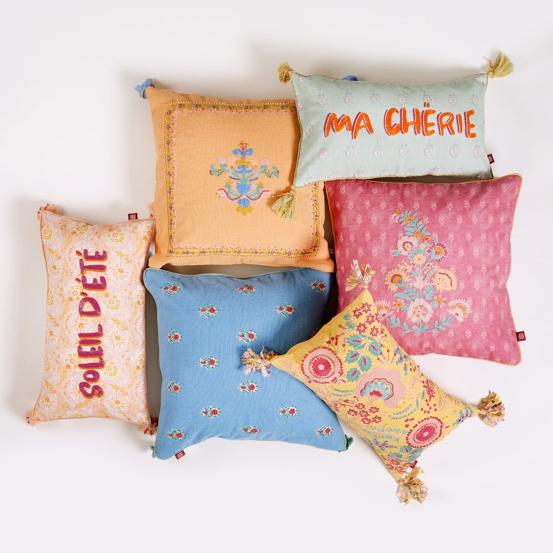 Ghunı Püsküllü Nakışlı Pamuk Dolgulu Kırlent 50x50 Cm Açık Mavi