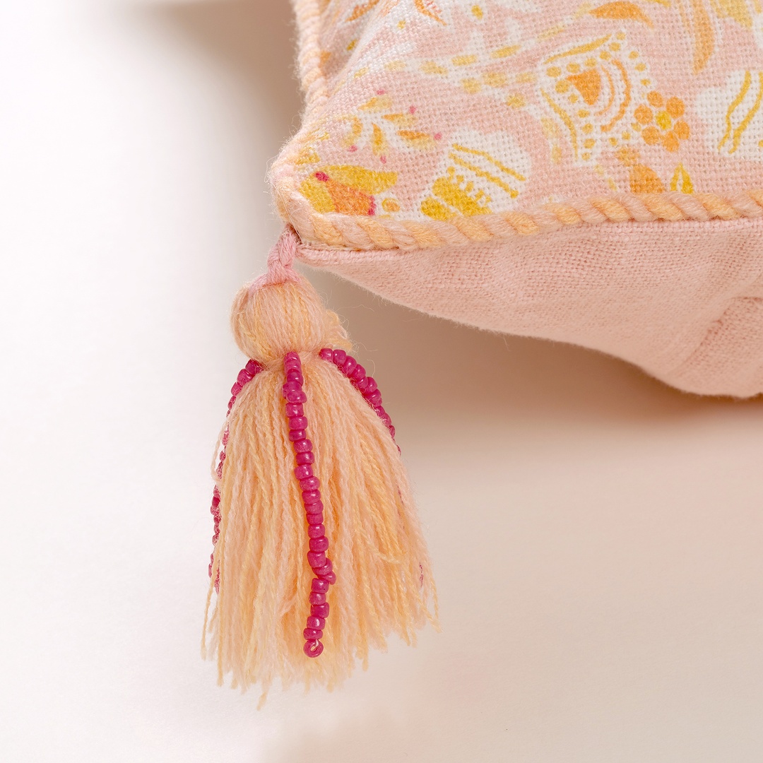 Ghunı Püsküllü Nakışlı Pamuk Dolgulu Kırlent 30x55 Cm Pembe