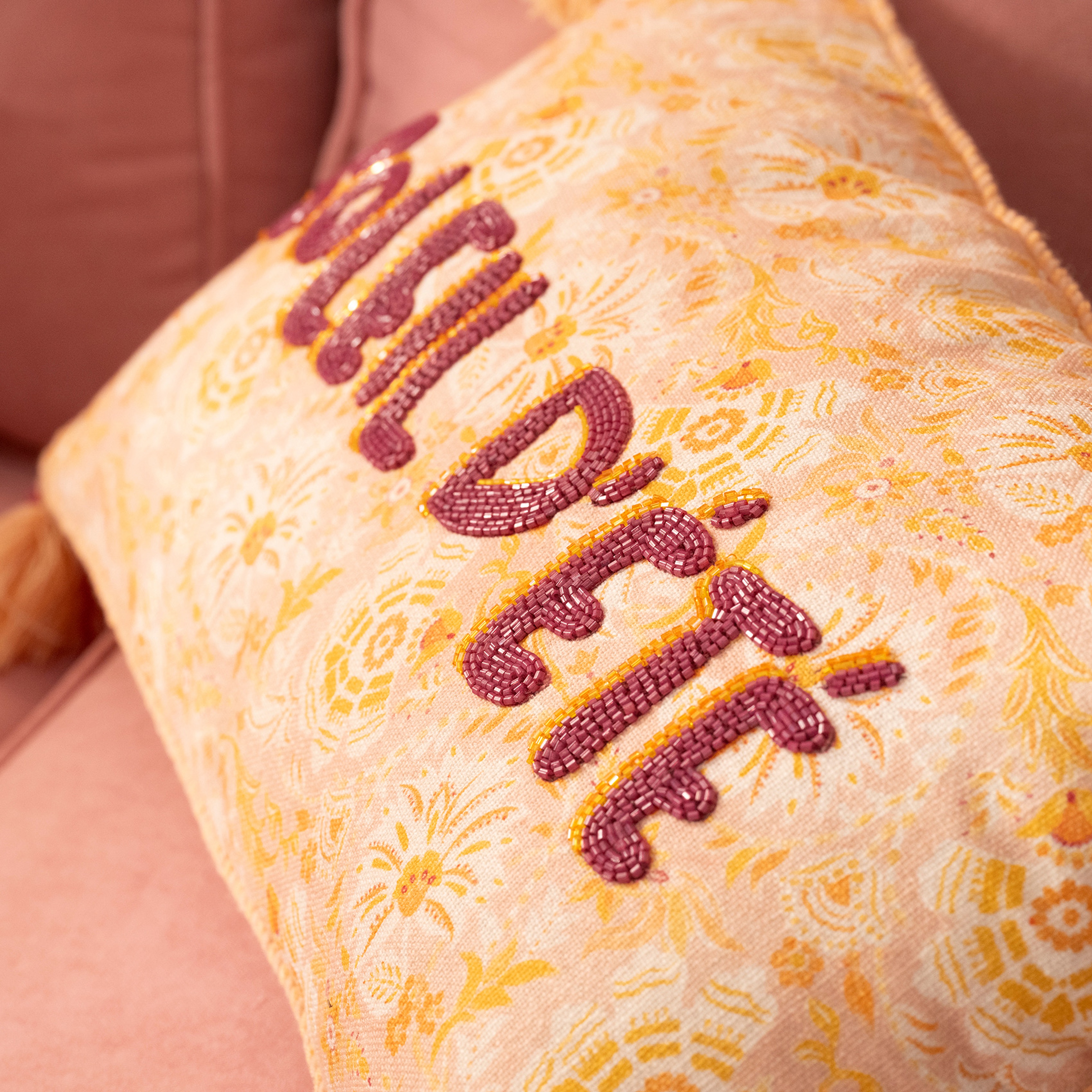 Ghunı Püsküllü Nakışlı Pamuk Dolgulu Kırlent 30x55 Cm Pembe