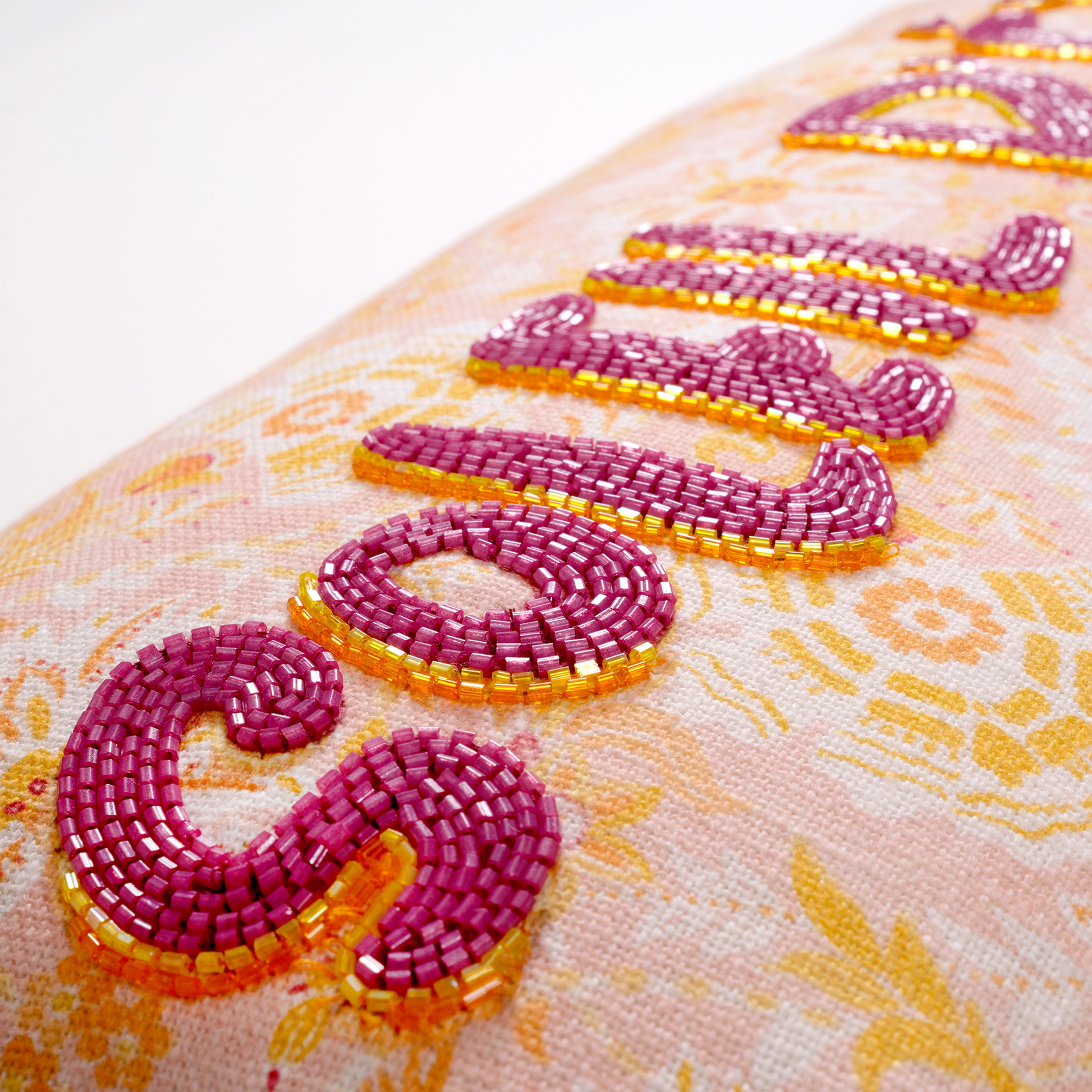 Ghunı Püsküllü Nakışlı Pamuk Dolgulu Kırlent 30x55 Cm Pembe