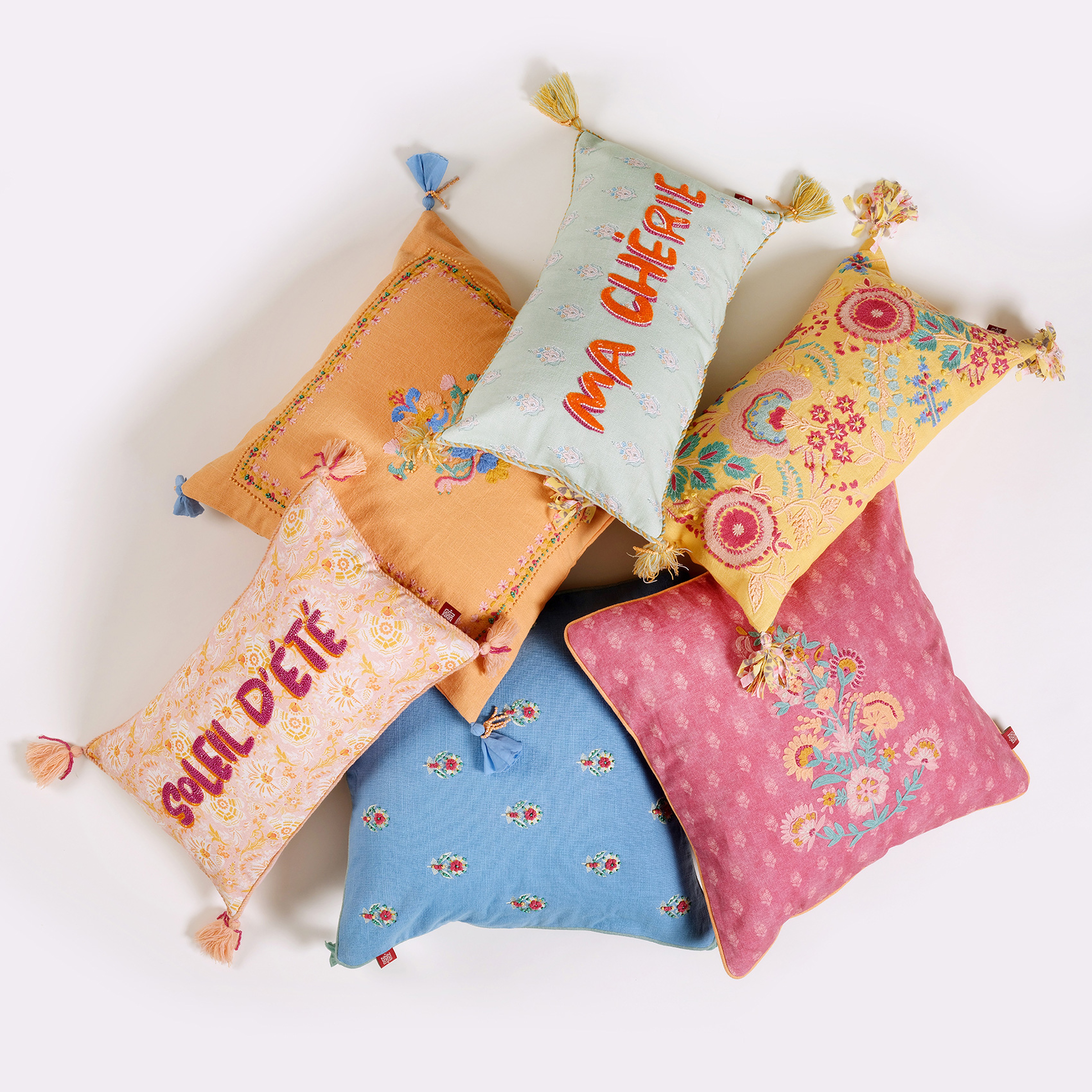 Ghunı Püsküllü Nakışlı Pamuk Dolgulu Kırlent 30x55 Cm Açık Yeşil