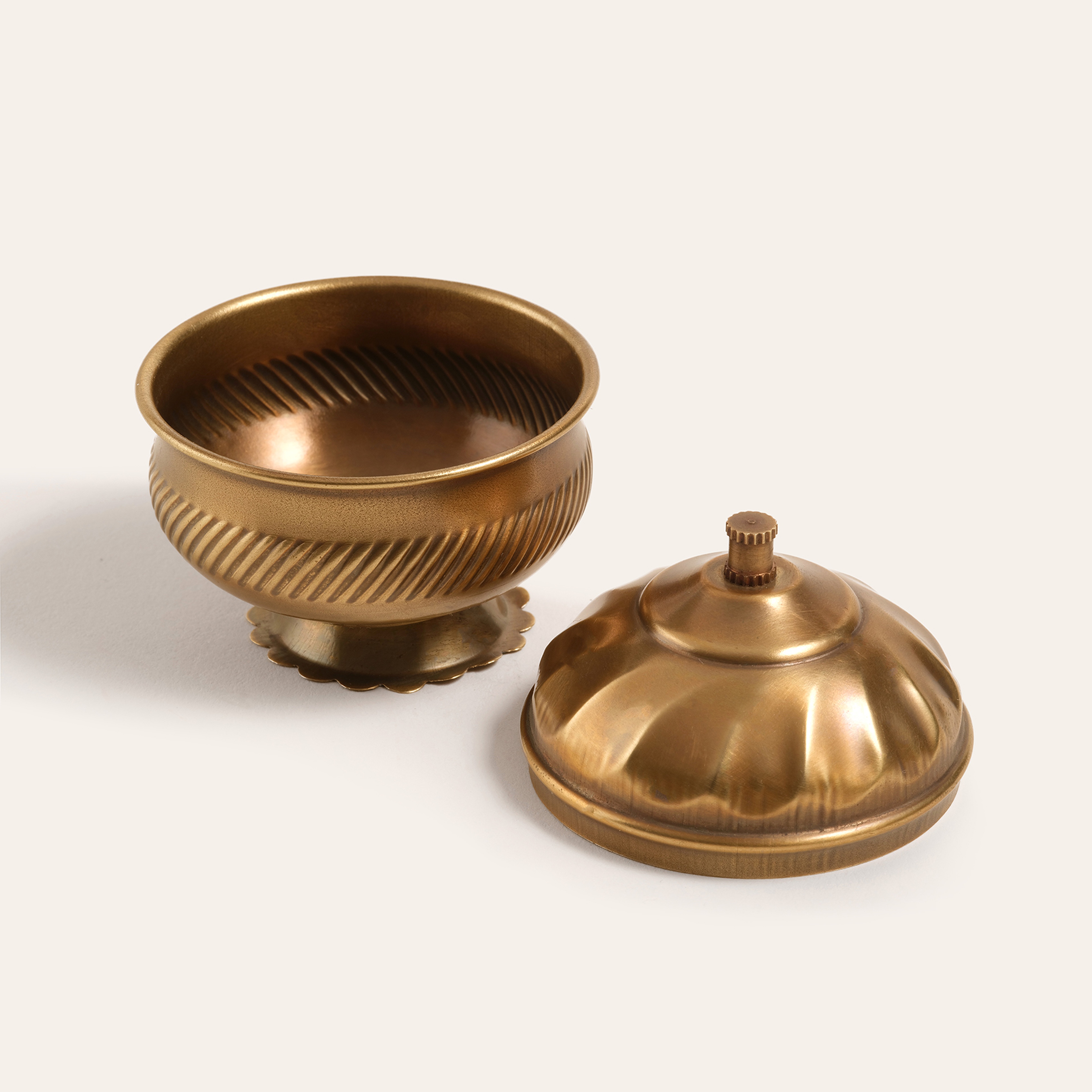 Lotus Pirinç Dekoratif Obje 5x5x6 Cm Altın