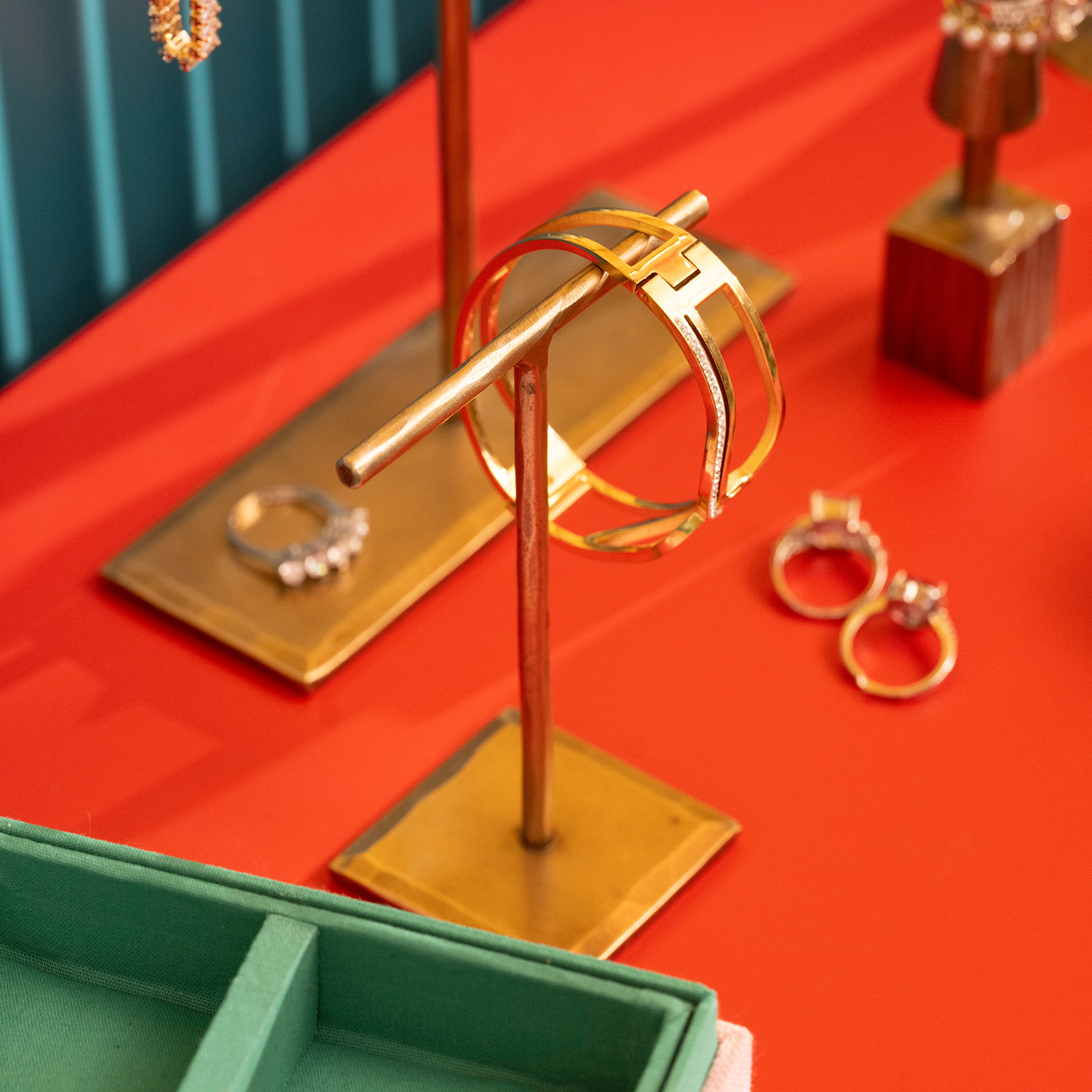 Lotus Metal Takı Tutucu 5x5x12 Cm Altın