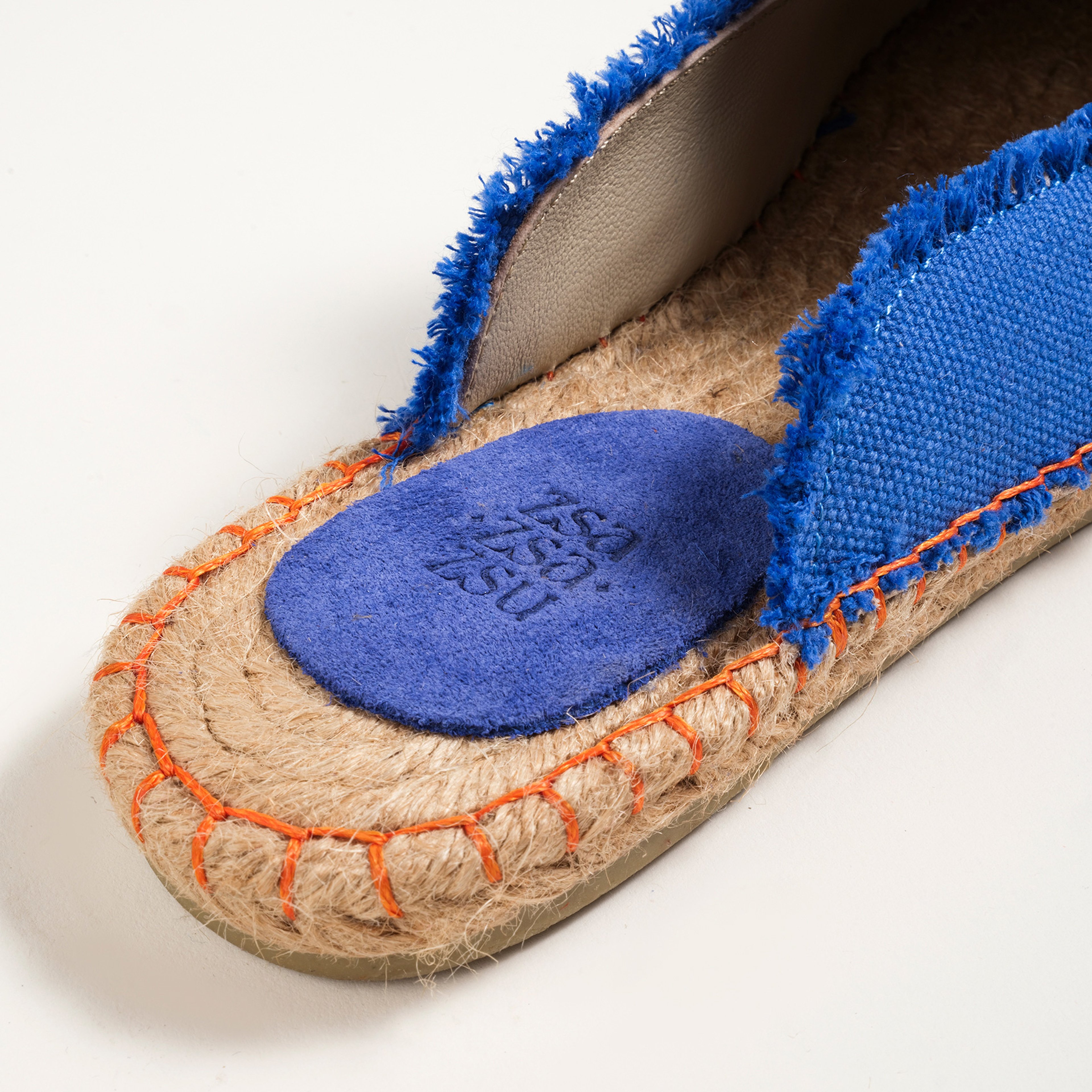 Florya Jüt Terlik 37-40 Ekru - Koyu Mavi