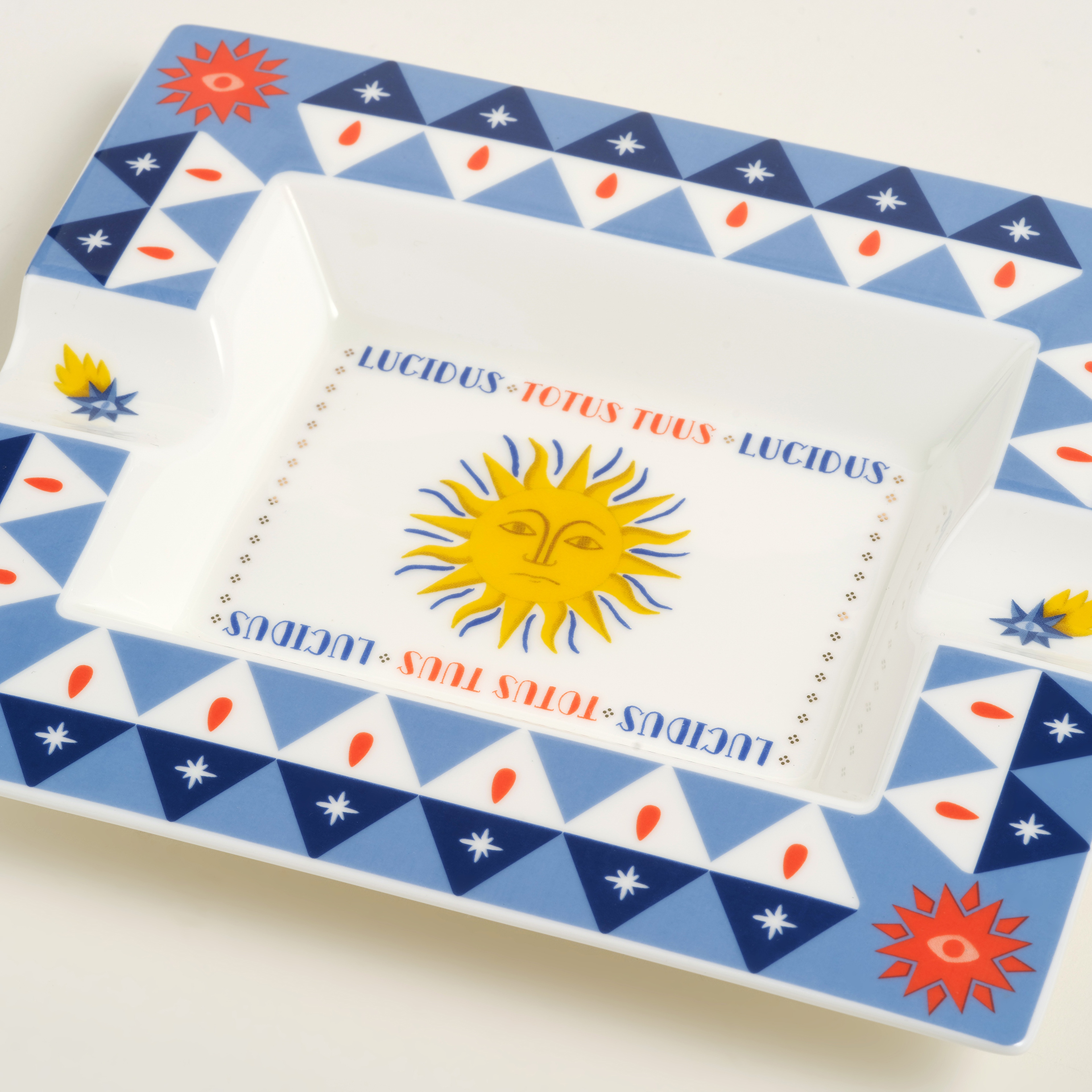 Luohu Porselen Kül Tablası 19x16x3 Cm Beyaz