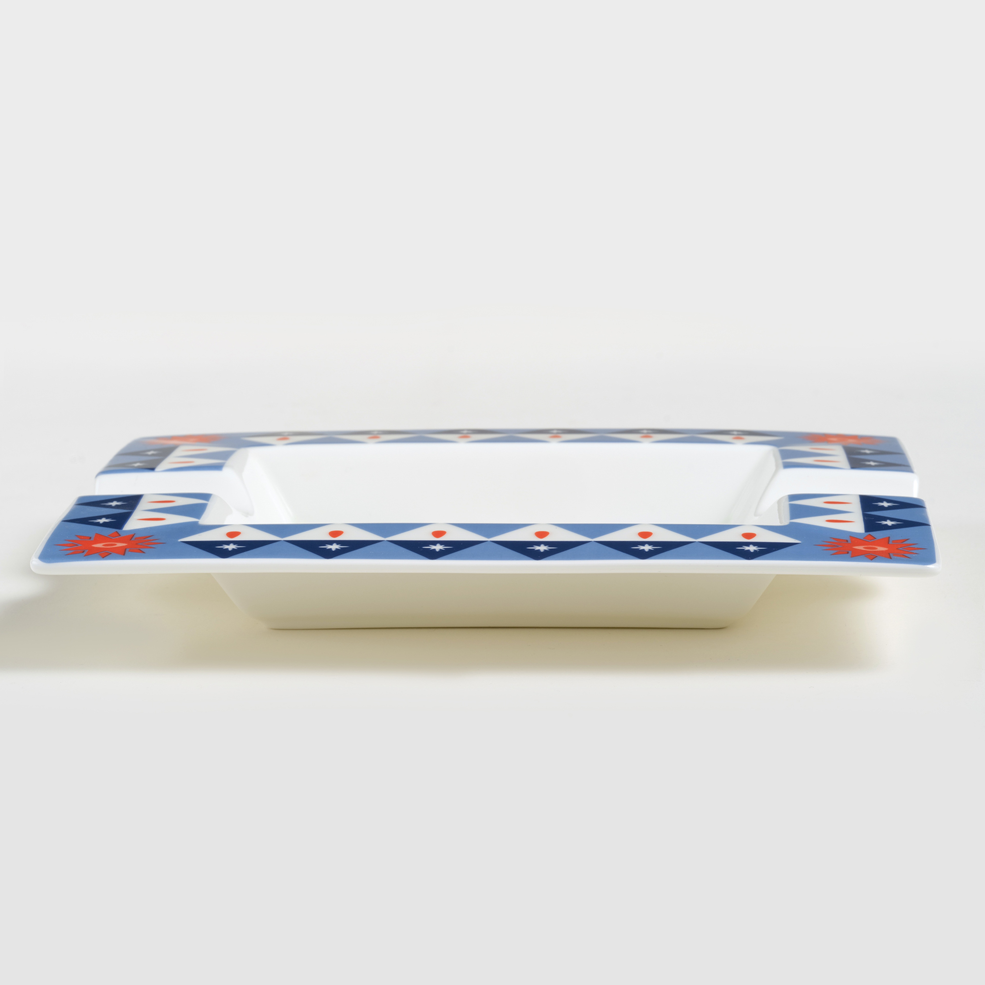 Luohu Porselen Kül Tablası 19x16x3 Cm Beyaz