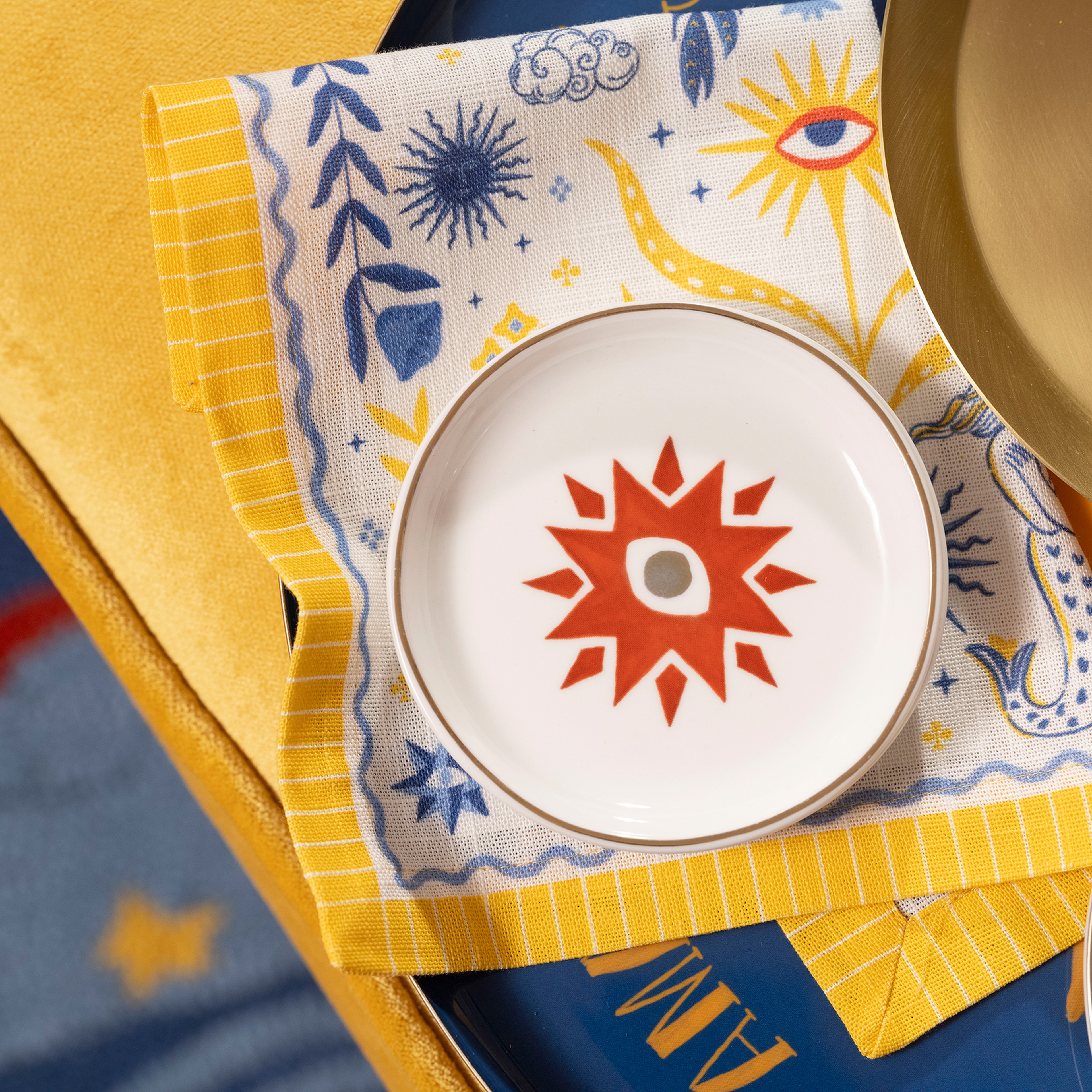 Luohu Porselen Tabak 10x10x1 Cm Beyaz-kırmızı