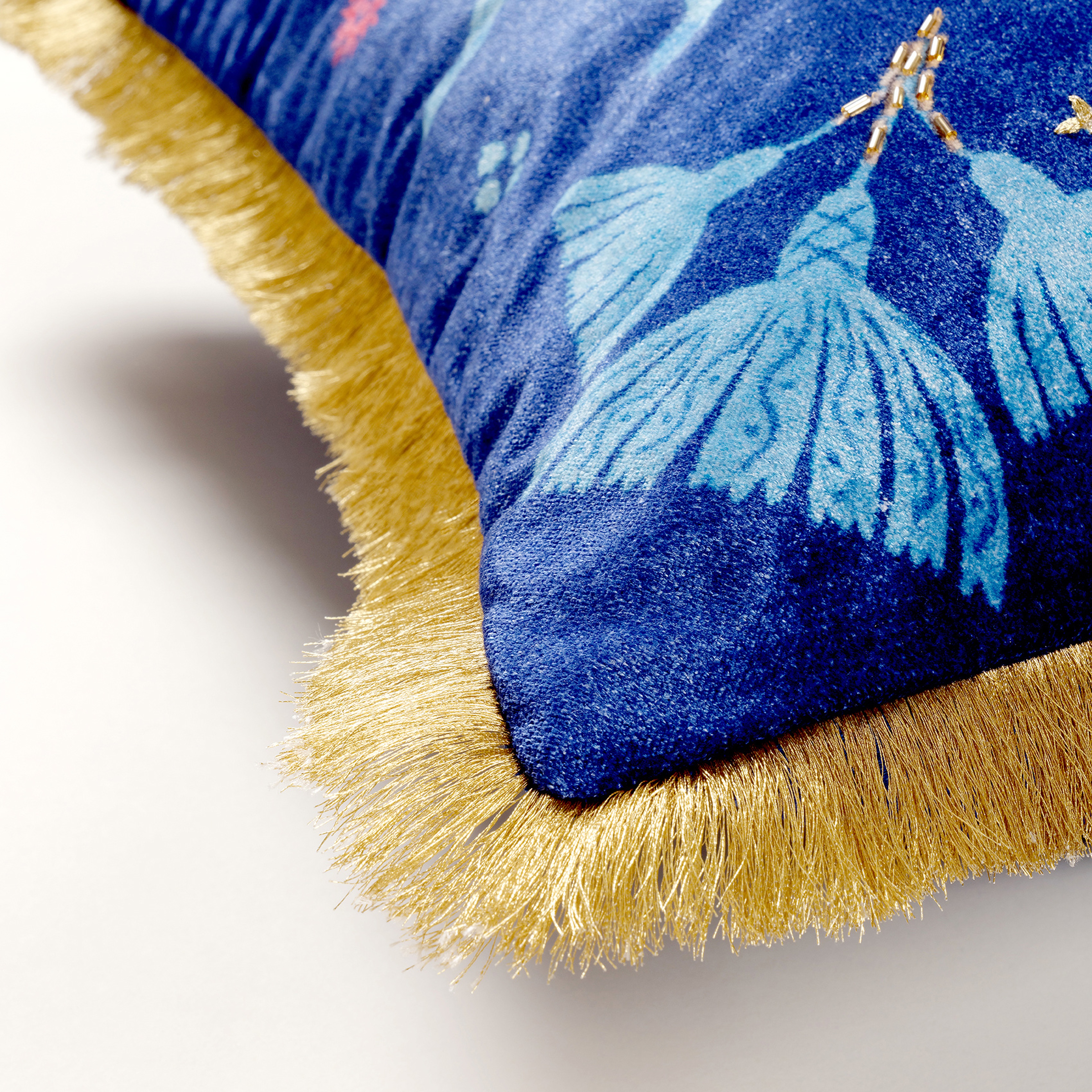 Ghunı Püsküllü Nakışlı Viskon Pamuk Kadife Dolgulu Kırlent 50x50 Cm Mavi