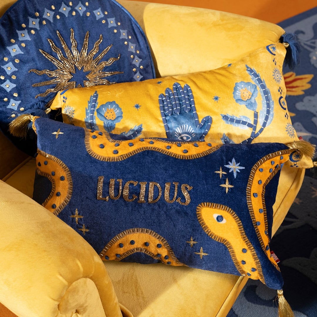 Ghunı Dijital Baskılı Nakışlı Viskon Pamuk Kadife Dolgulu Kırlent 30x55 Cm Mavi