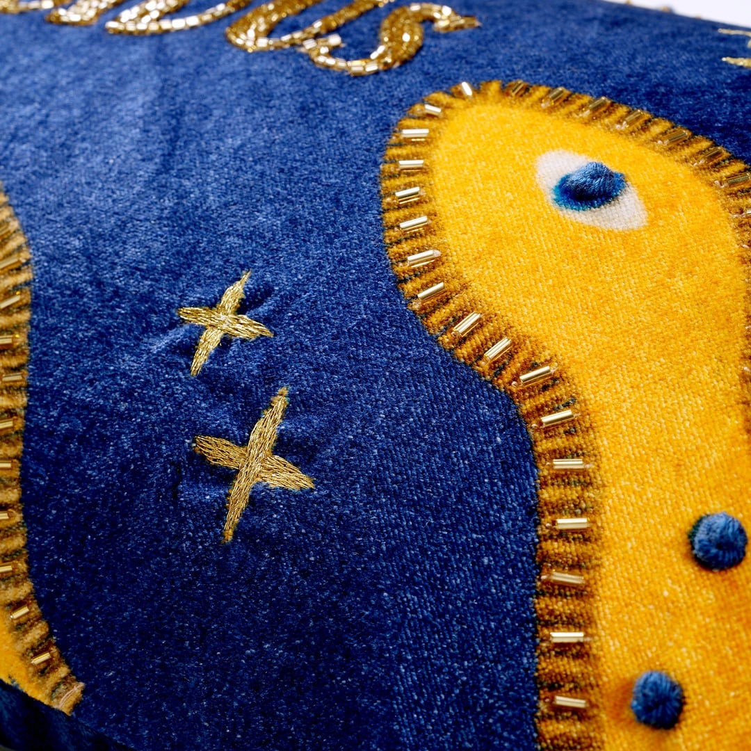 Ghunı Dijital Baskılı Nakışlı Viskon Pamuk Kadife Dolgulu Kırlent 30x55 Cm Mavi