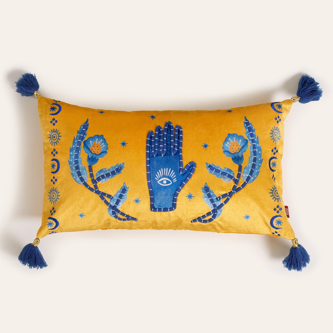 Ghunı Püsküllü Nakışlı Viskon Pamuk Kadife Dolgulu Kırlent 30x55 Cm Sarı