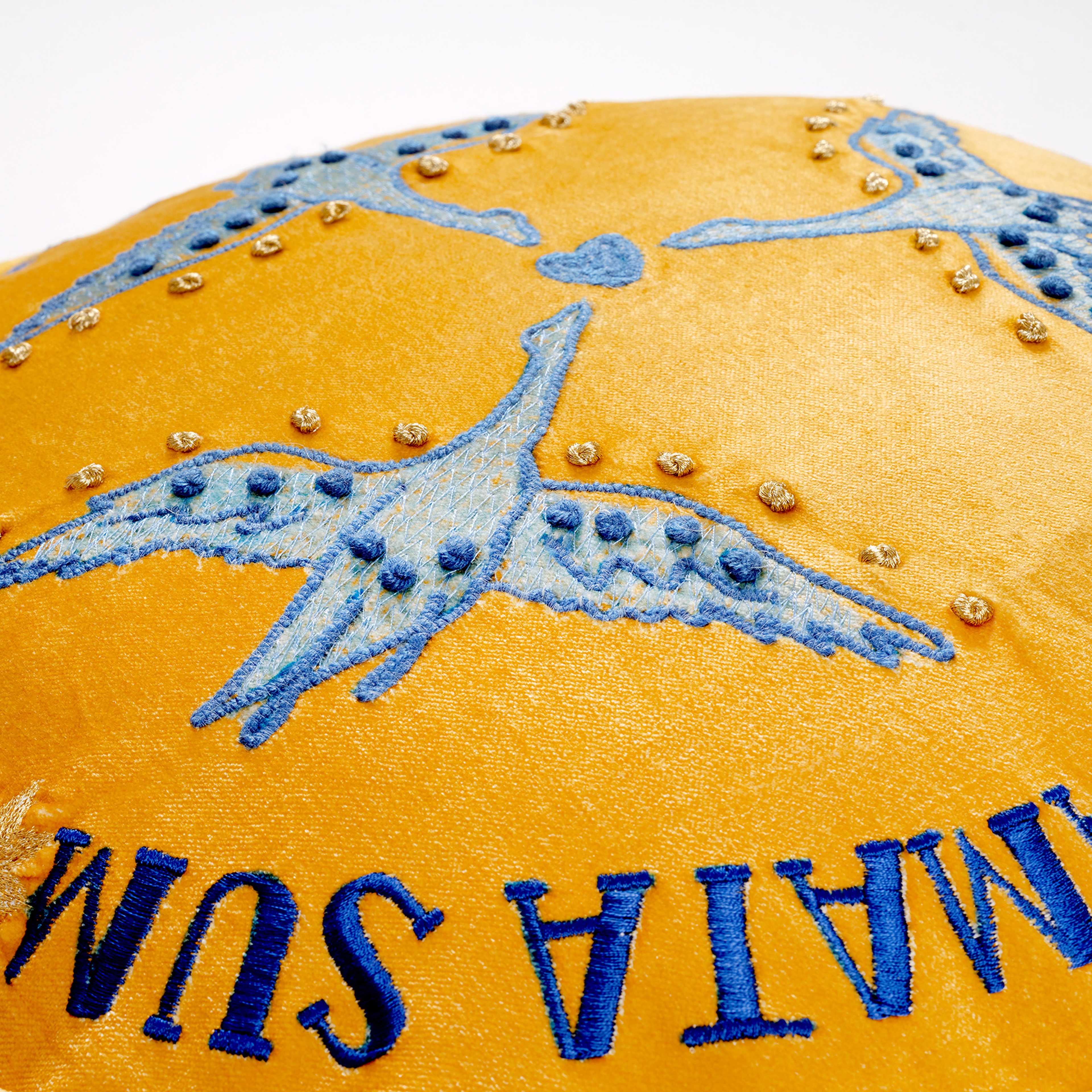 Ghunı Dijital Baskılı Nakışlı Viskon Pamuk Kadife Dolgulu Kırlent 40 Cm Sarı