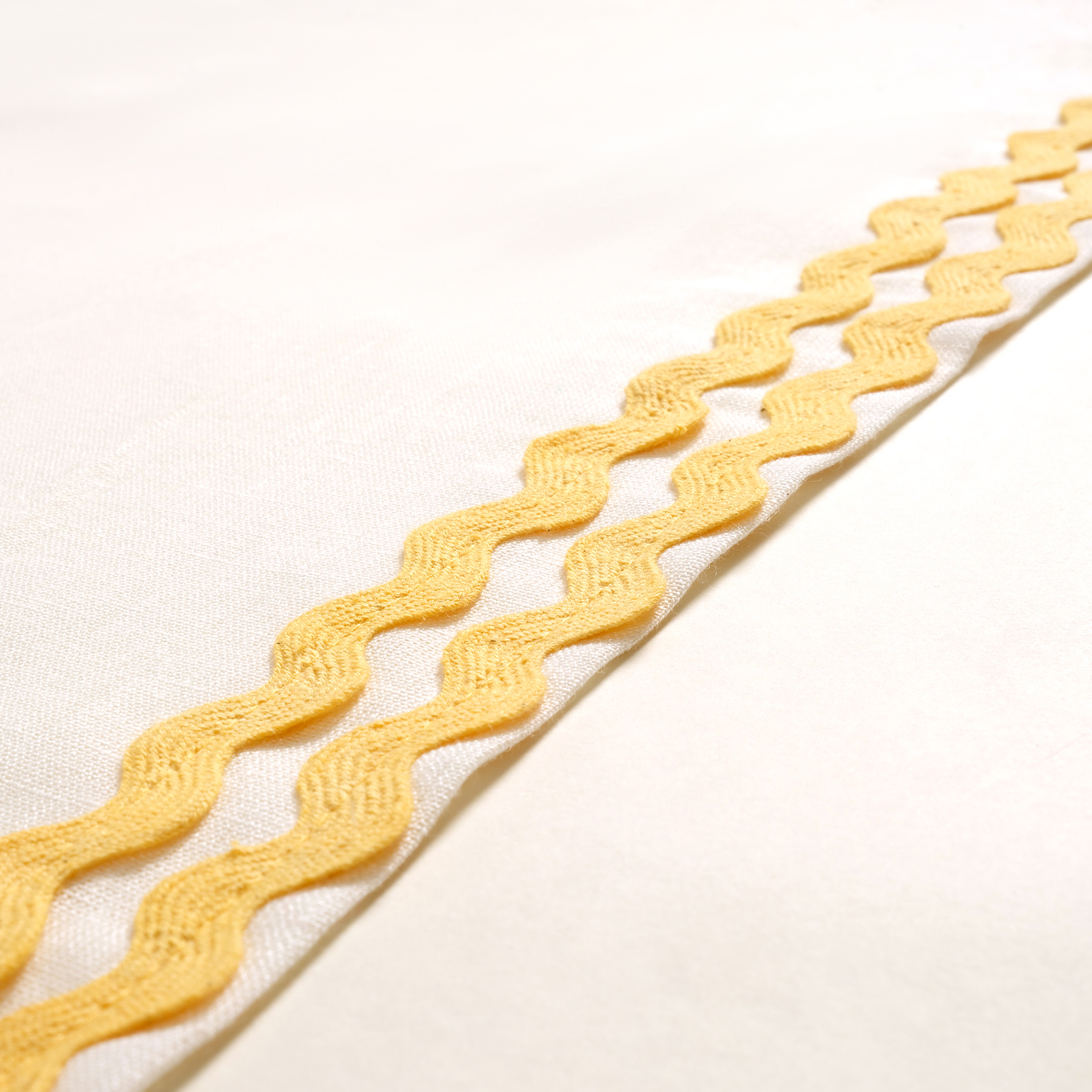 Nilüfer Su Taşı Nakışlı Keten Amerikan Servis 35x50 Cm Sarı