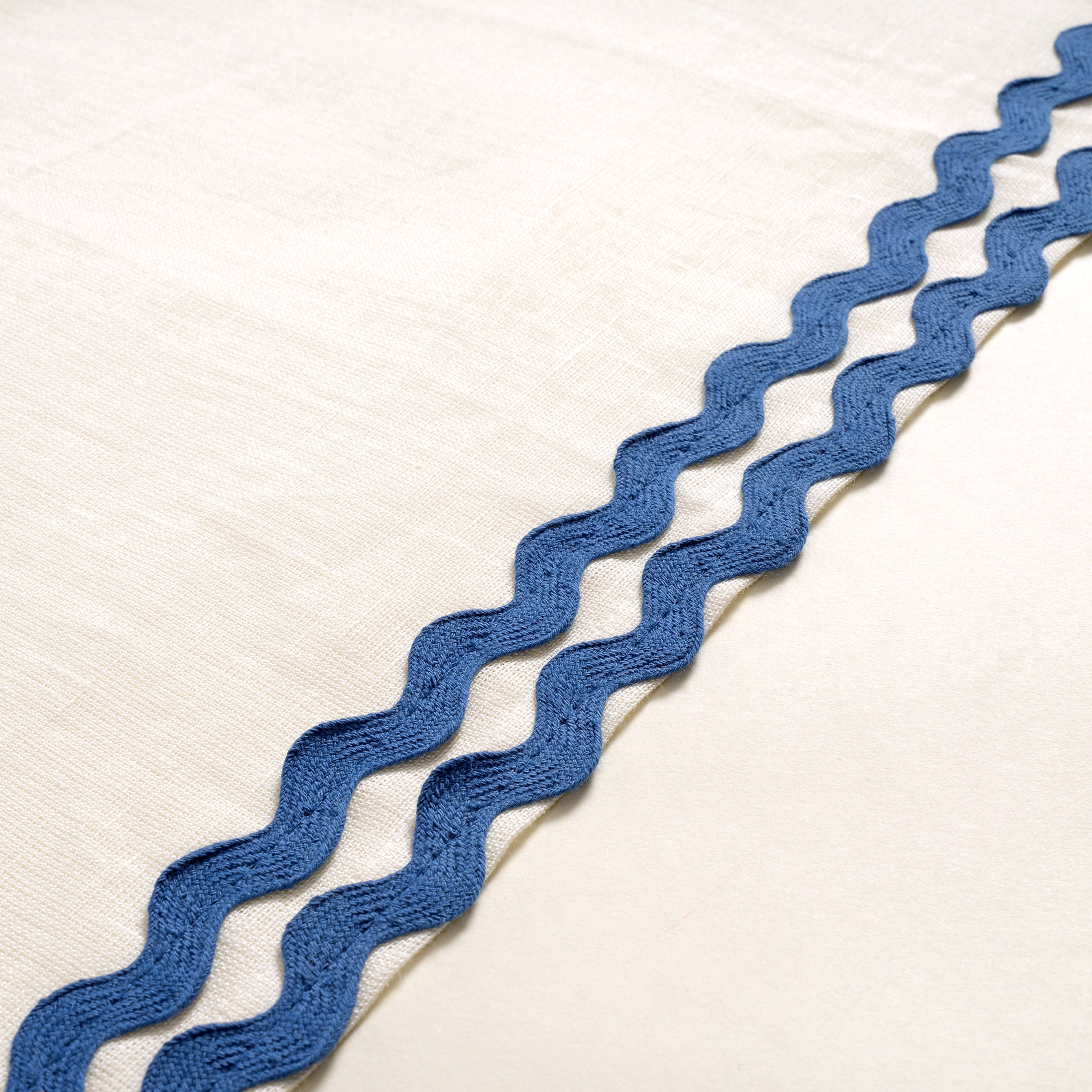 Nilüfer Su Taşı Nakışlı Keten Amerikan Servis 35x50 Cm Mavi