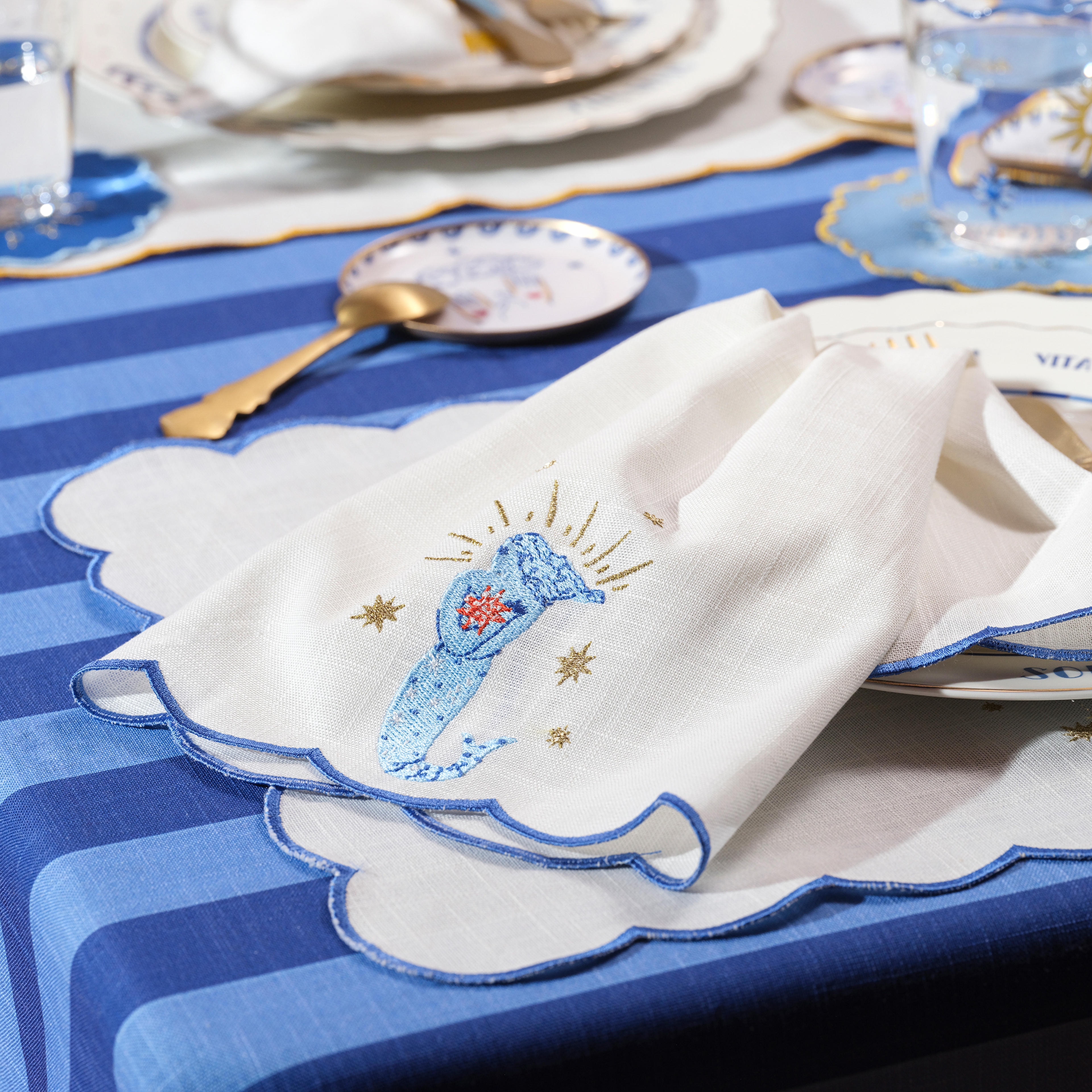 Nilüfer Overloklu Nakışlı Pamuk Peçete 45x45 Cm Ekru