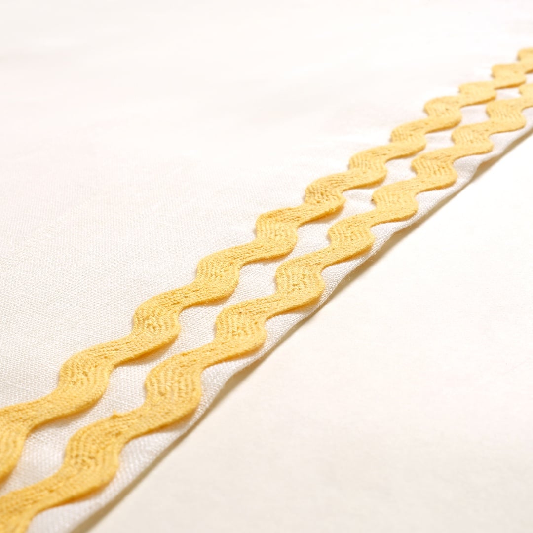 Nilüfer Su Taşı Nakışlı Keten Peçete 45x45 Cm Sarı