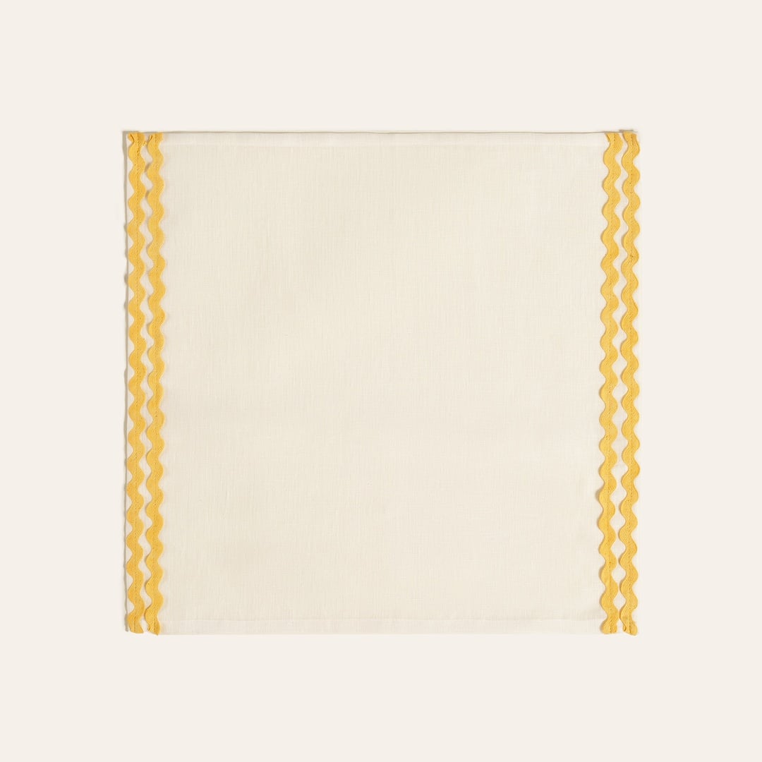 Nilüfer Su Taşı Nakışlı Keten Peçete 45x45 Cm Sarı