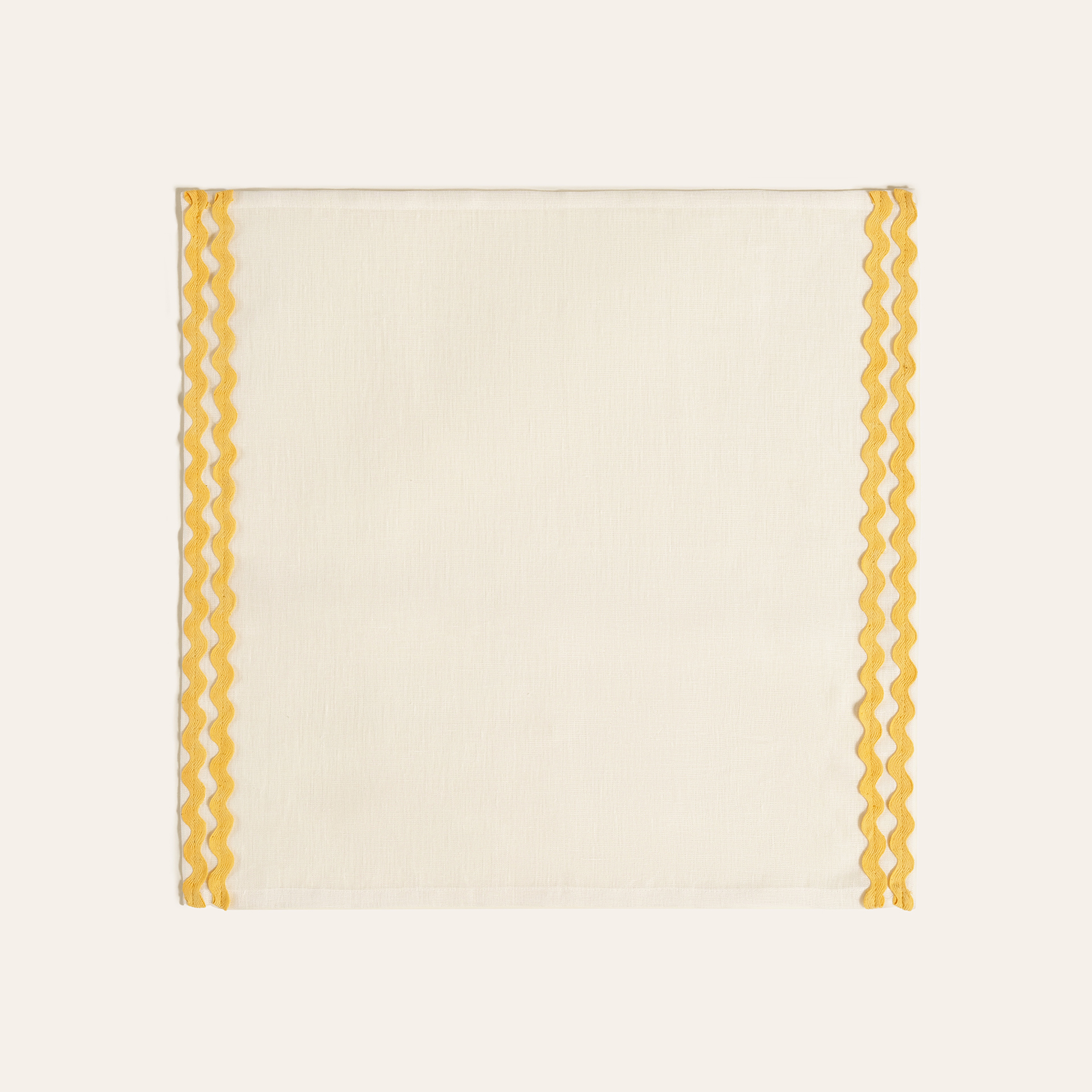 Nilüfer Su Taşı Nakışlı Keten Peçete 45x45 Cm Sarı