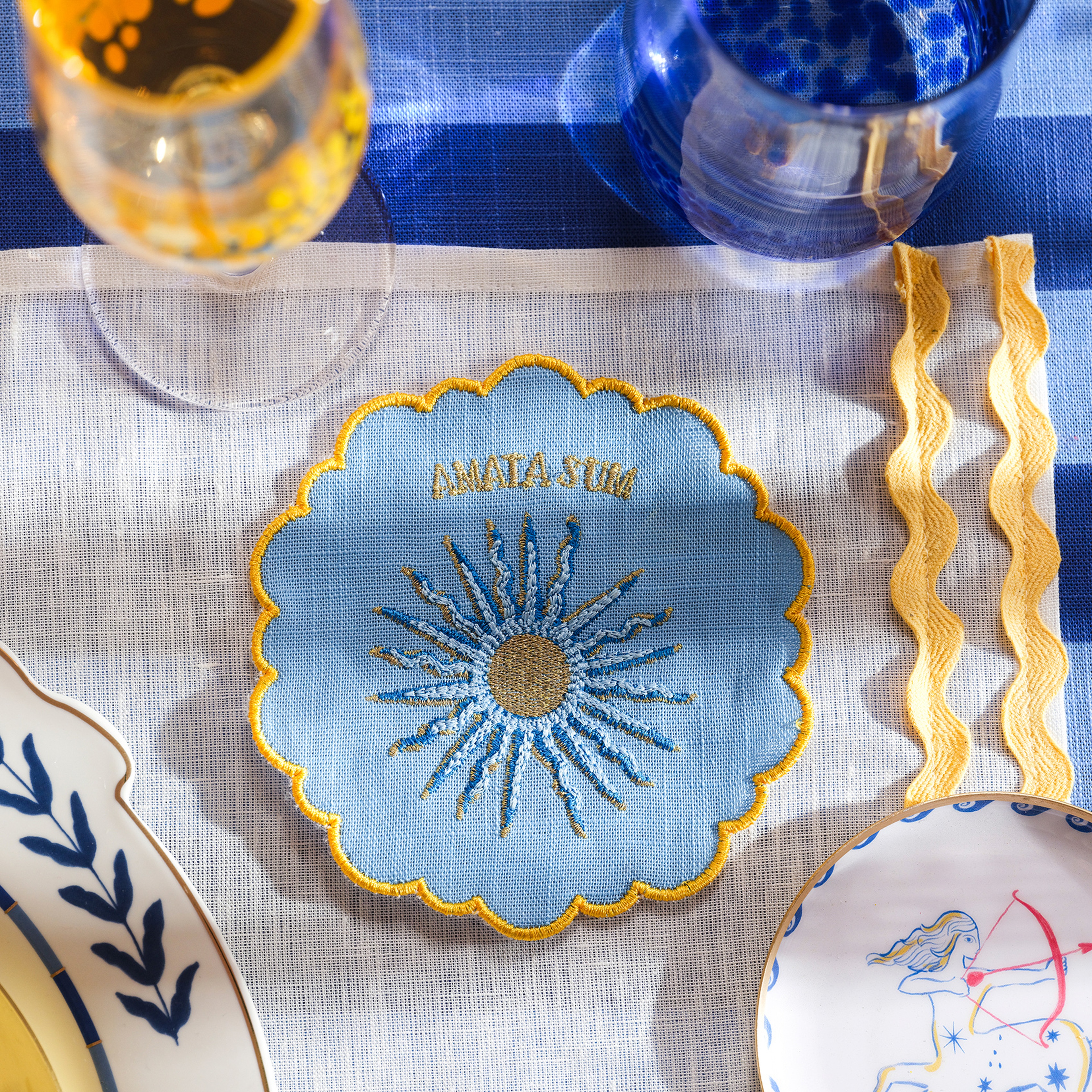 Nilüfer Dijital Baskılı Overloklu Nakışlı Pamuk Bardak Altlığı 13x13 Cm Açık Mavi - Koyu Mavi