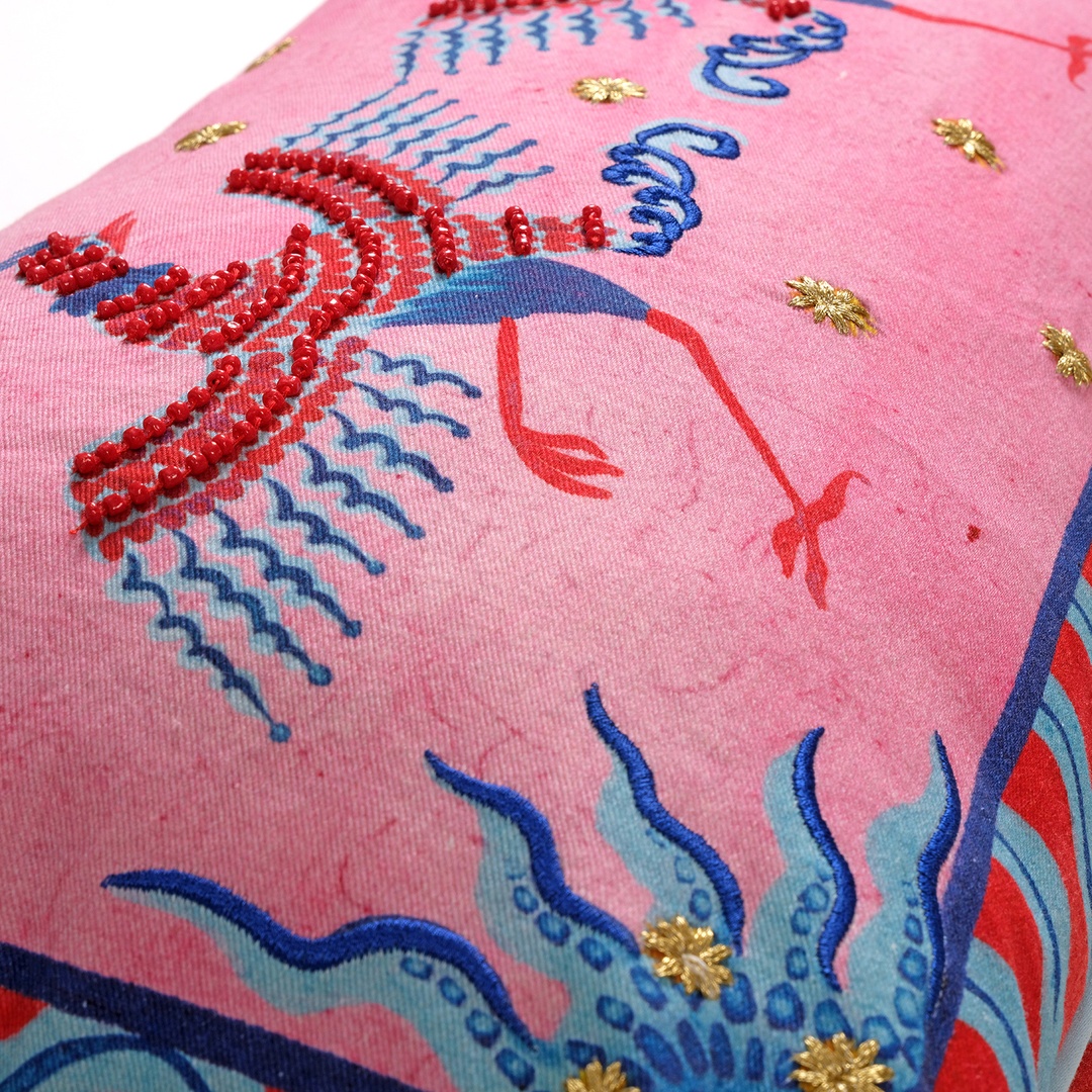 Ghunı Dijital Baskılı Nakışlı Pamuk Dolgulu Kırlent 30x55 Cm Pembe