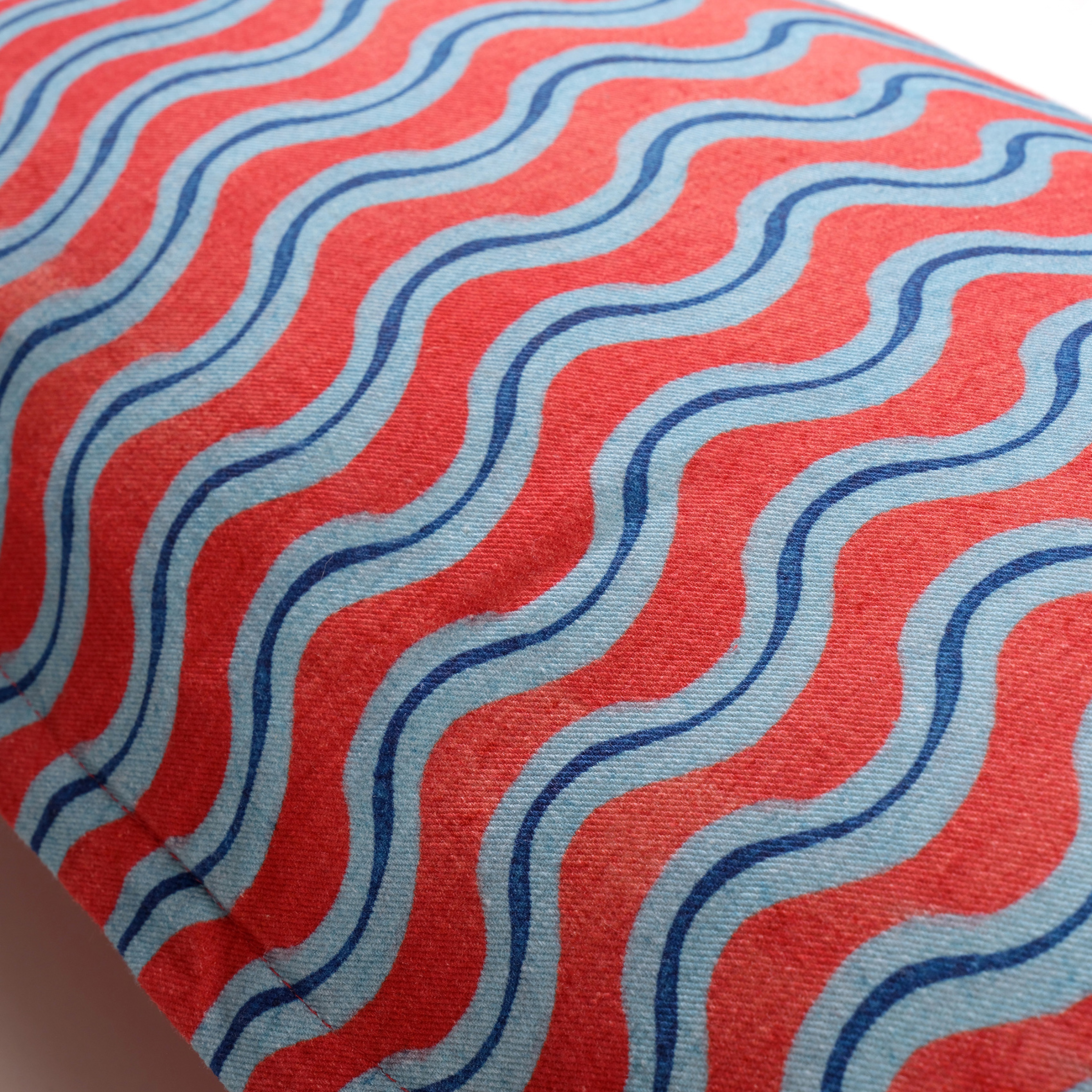 Ghunı Dijital Baskılı Nakışlı Pamuk Dolgulu Kırlent 30x55 Cm Pembe