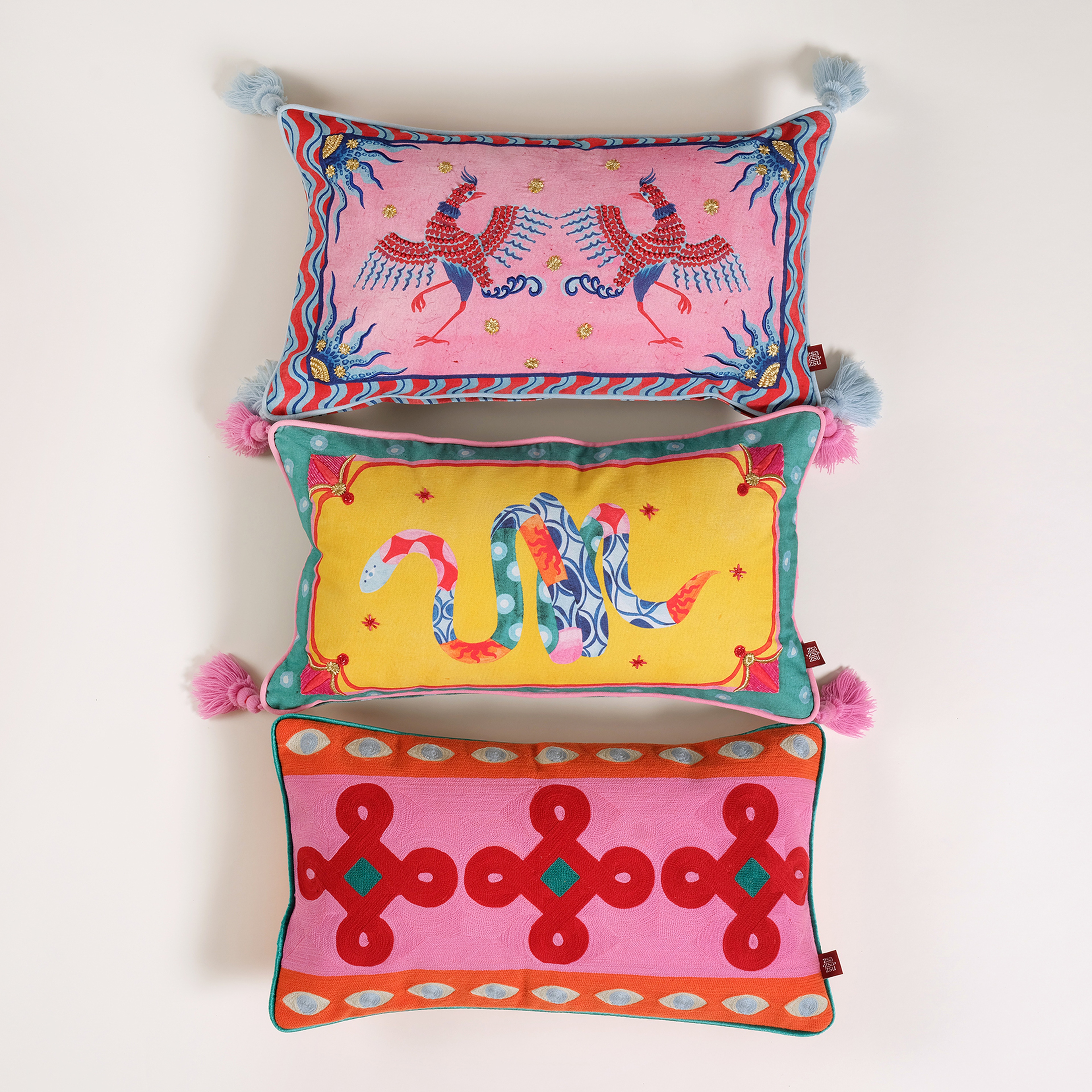 Ghunı Dijital Baskılı Nakışlı Pamuk Dolgulu Kırlent 30x55 Cm Yeşil