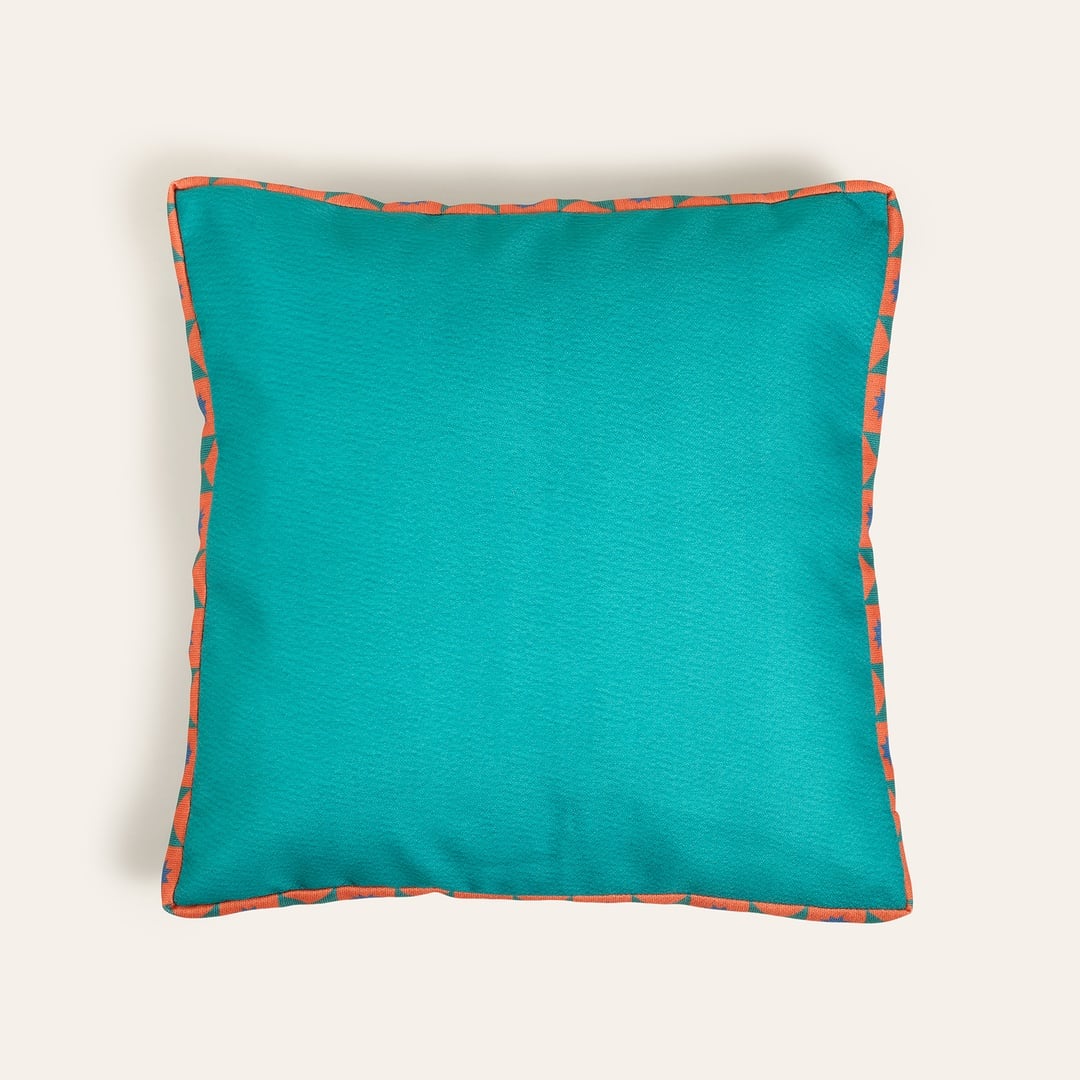 Nilüfer Dijital Baskılı Şeritli Polyester Dekoratif Kırlent 50x50 Cm Yeşil